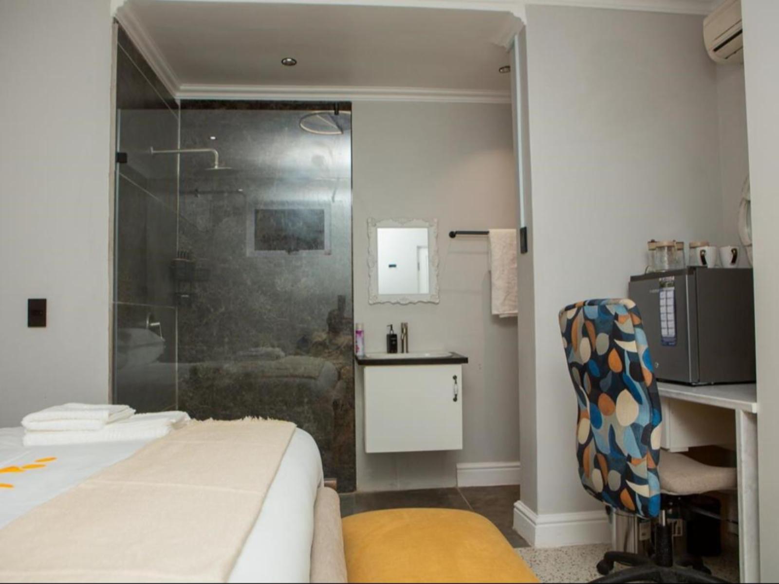 Room 1 — Photo of the whole room