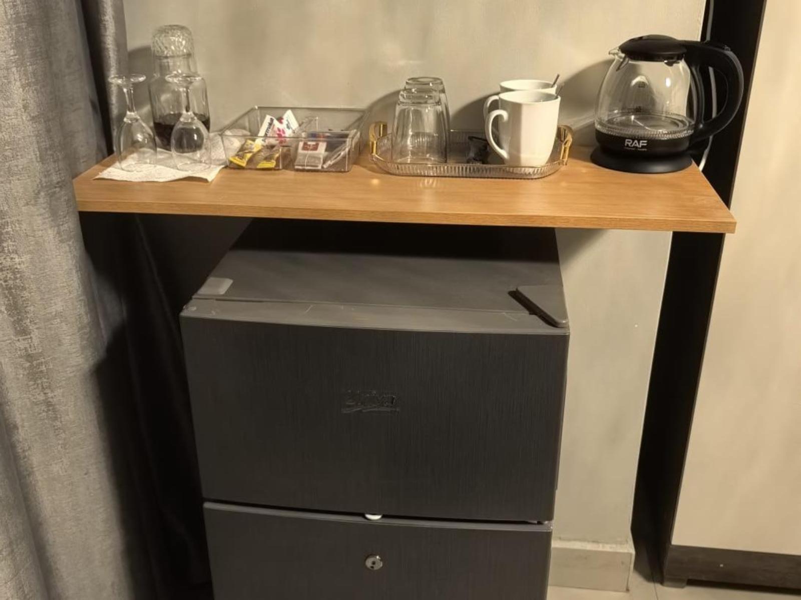 Room 2 — Coffee/tea facilities