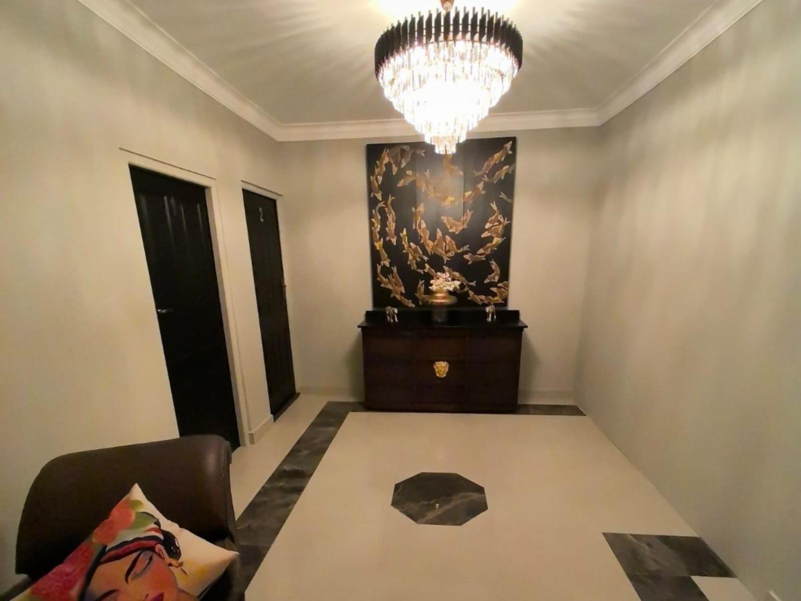 Room 2 — Facade or entrance