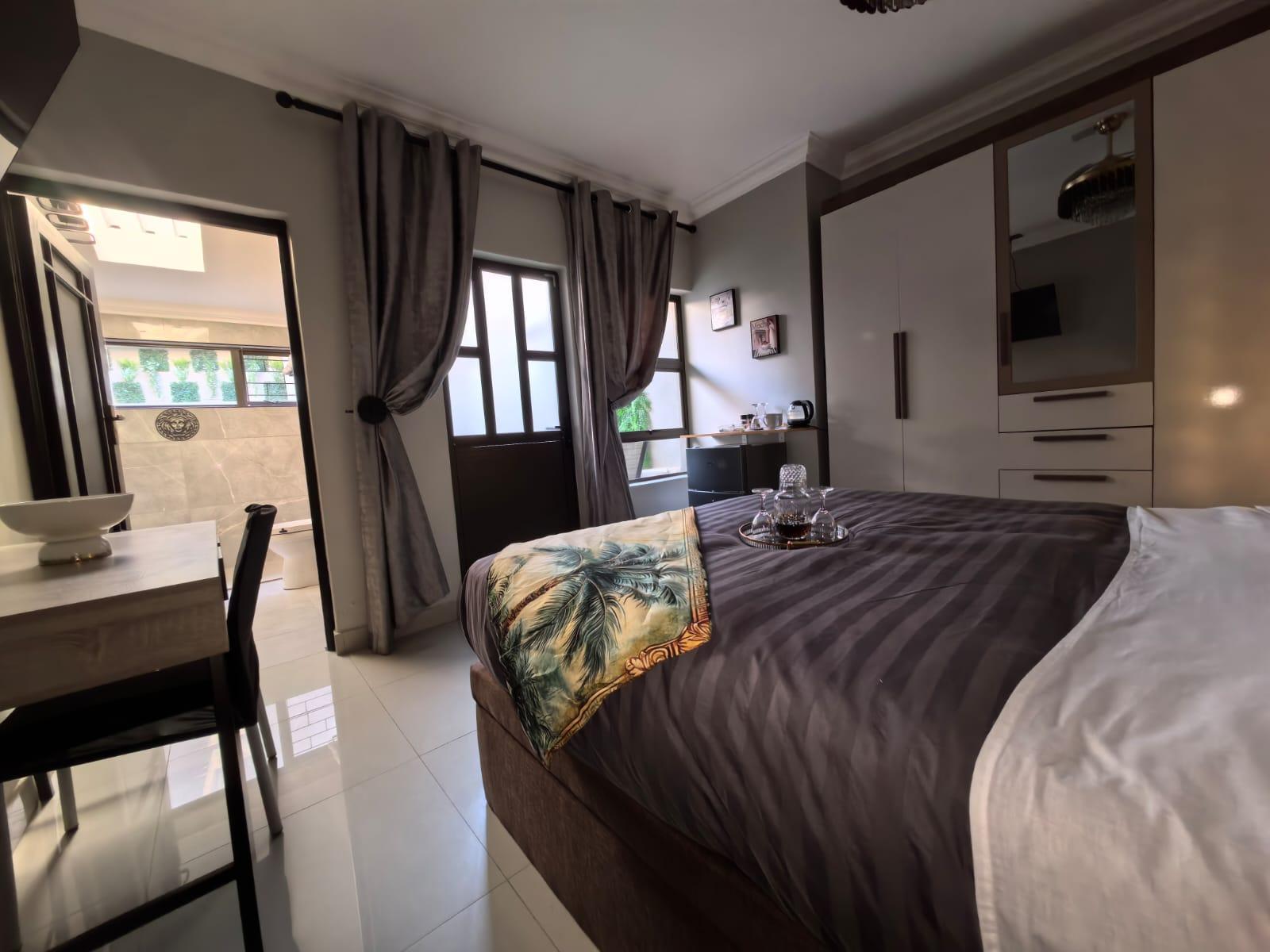 Room 2 — Photo of the whole room