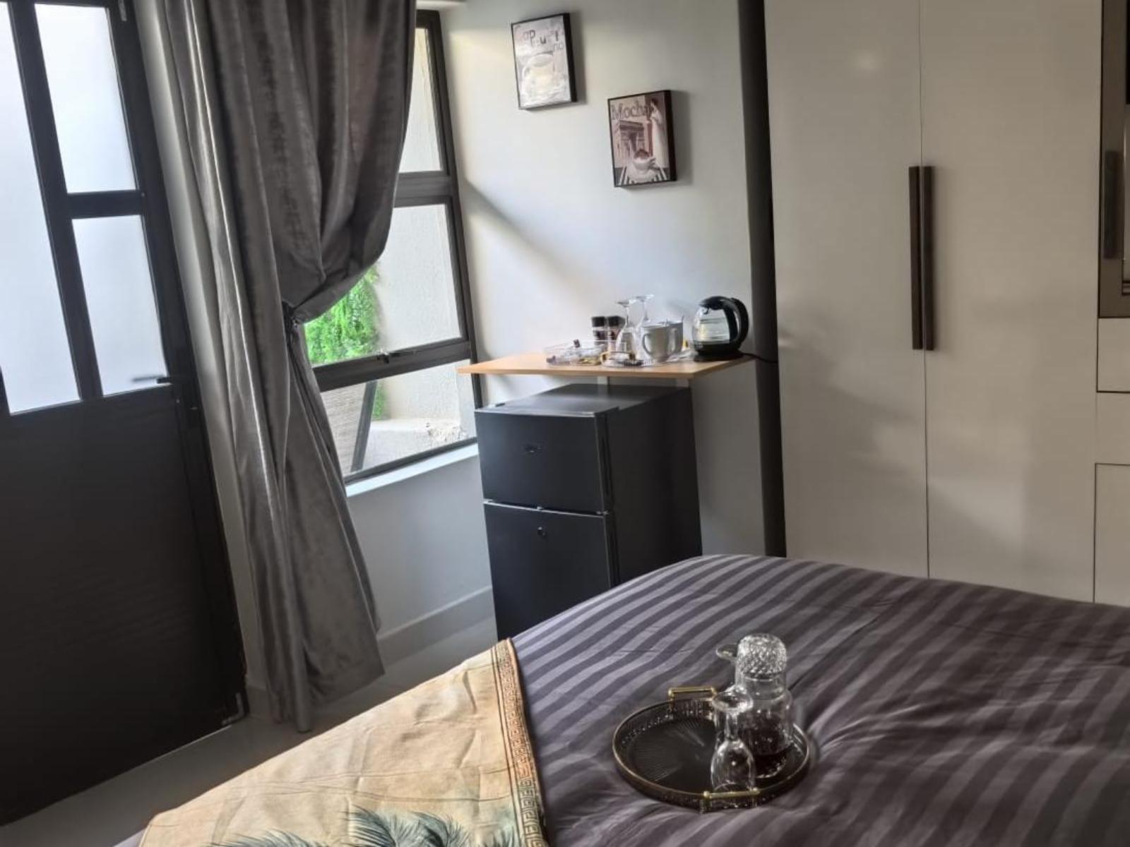 Room 2 — Coffee/tea facilities