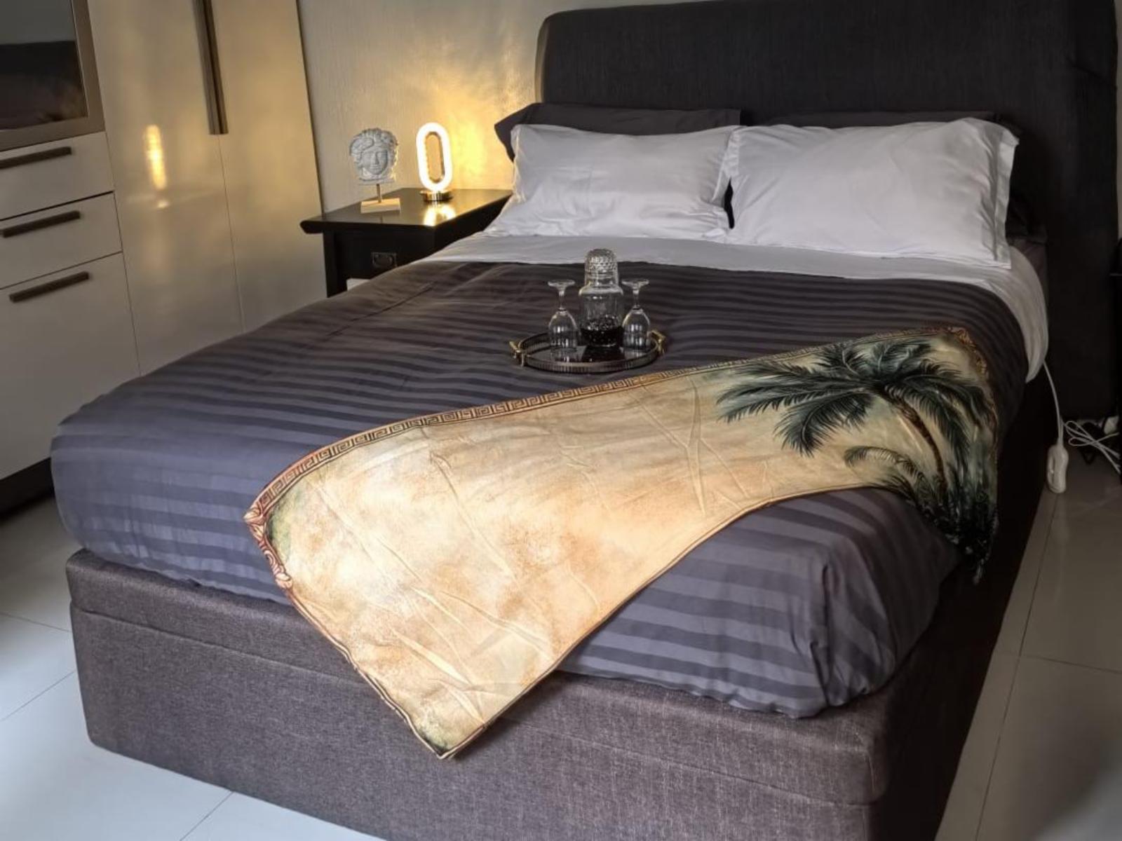 Room 2 — Photo of the whole room