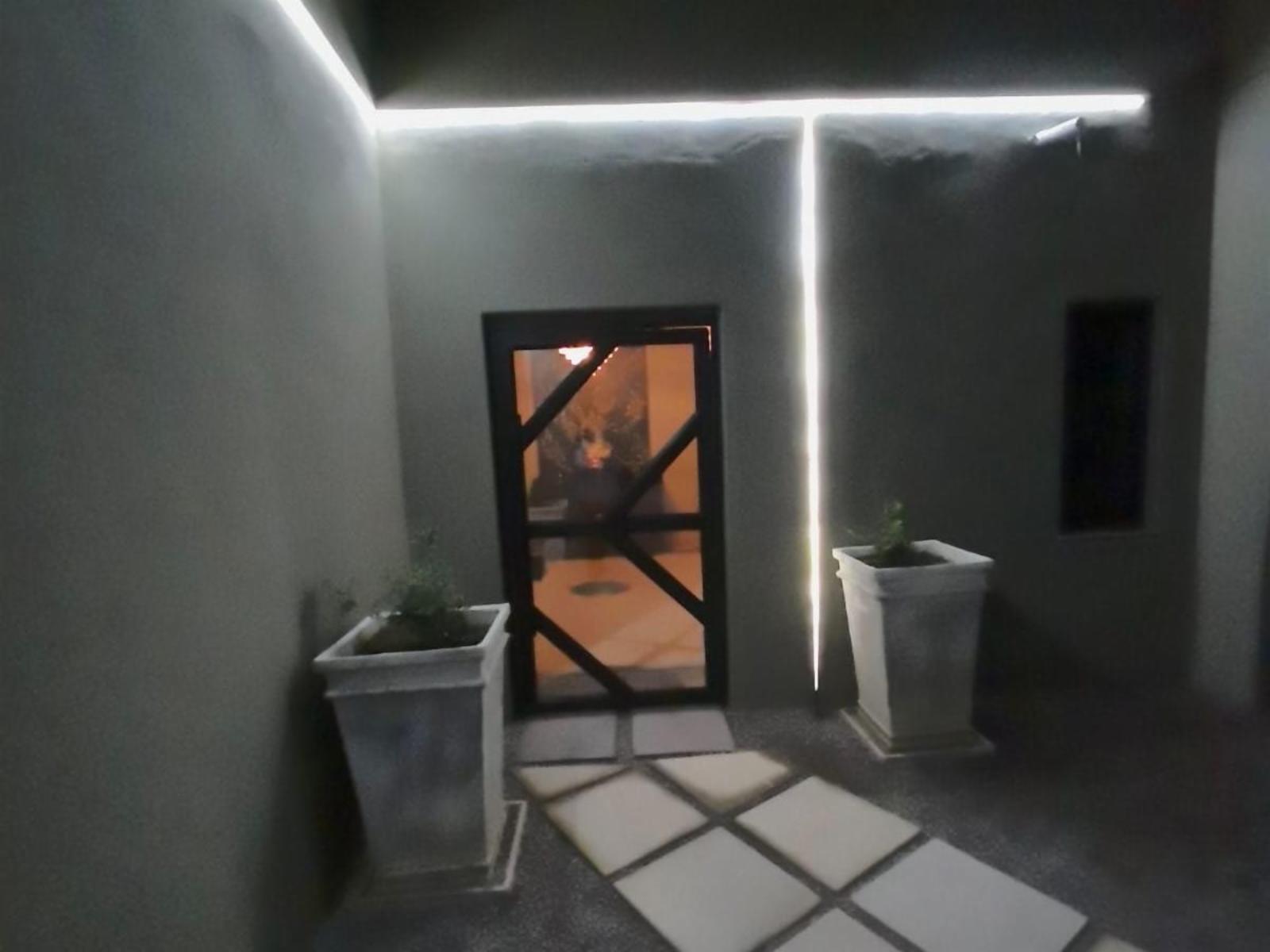 Room 2 — Facade or entrance
