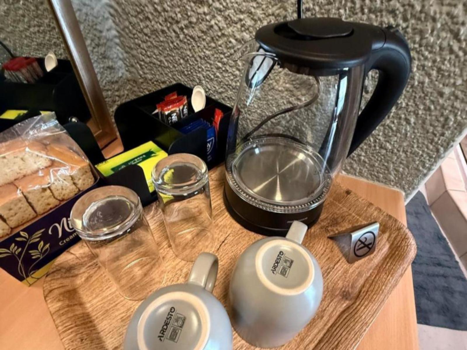 Room 1 — Coffee/tea facilities