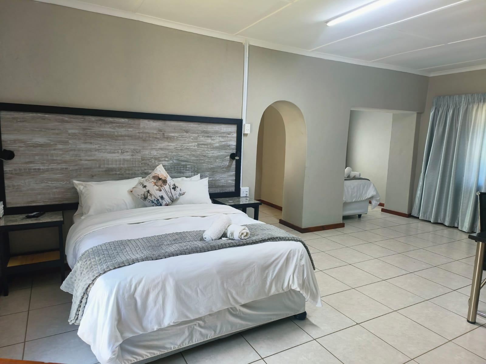 Room 2 — Photo of the whole room