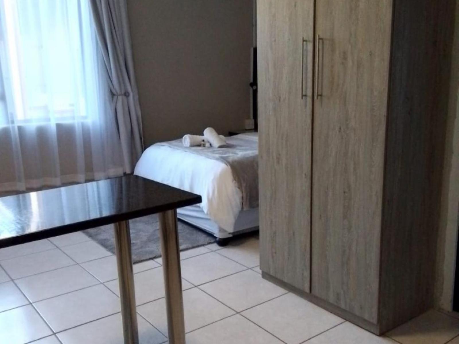 Room 1 — Photo of the whole room