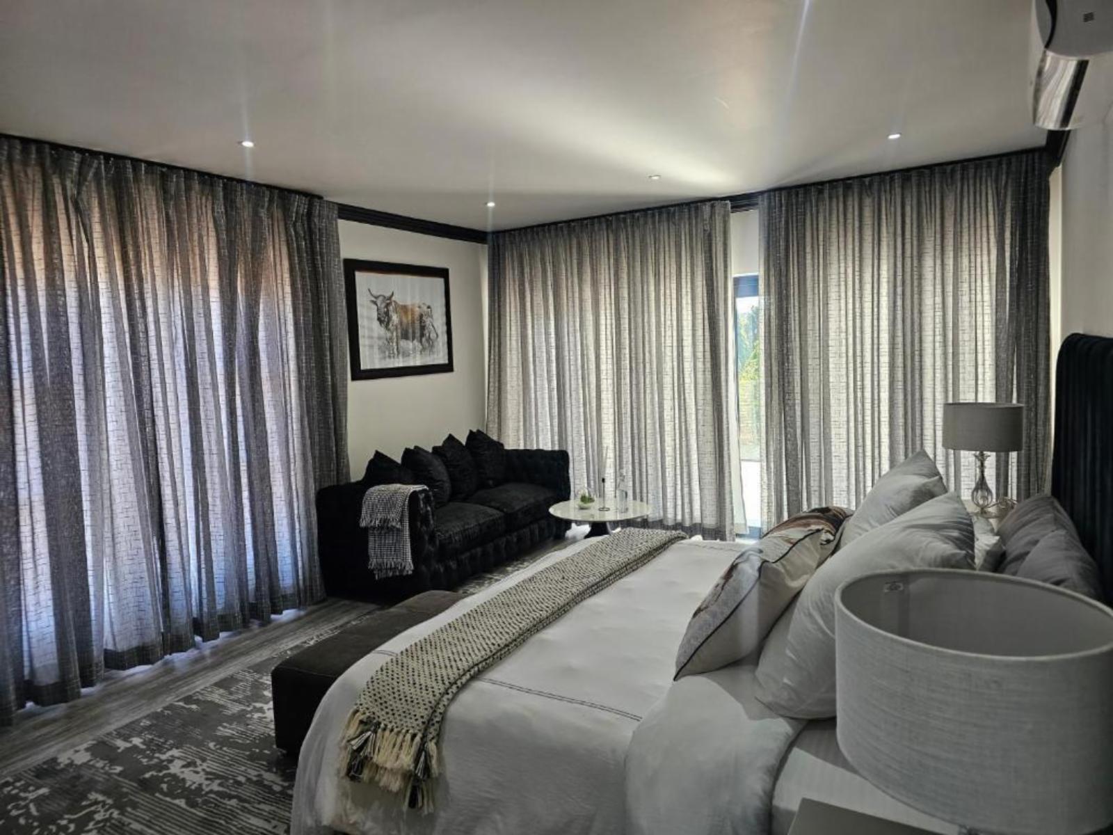 Room 1 — Photo of the whole room