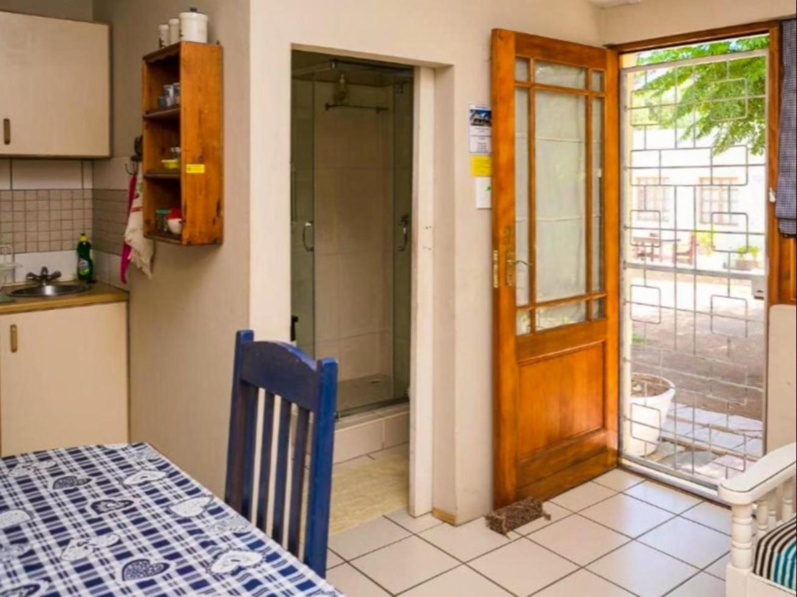 Room 2 — Facade or entrance
