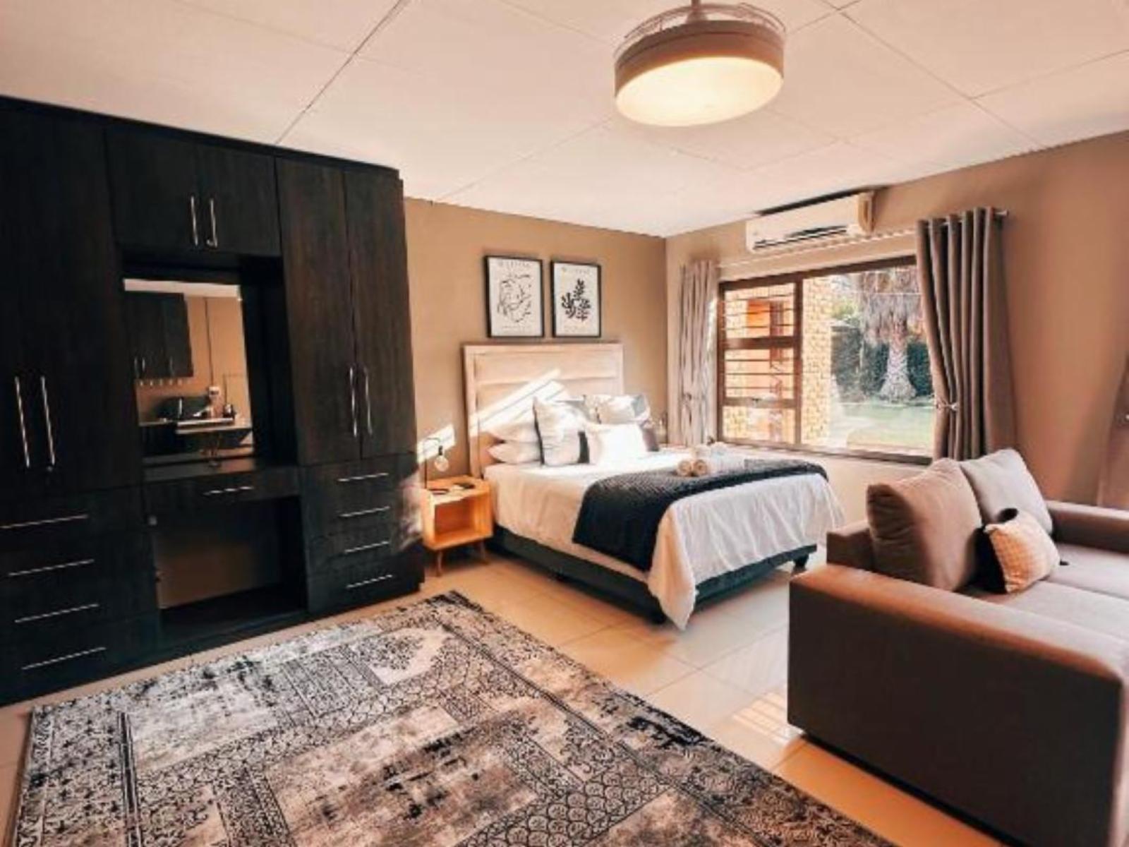 Room 1 — Photo of the whole room