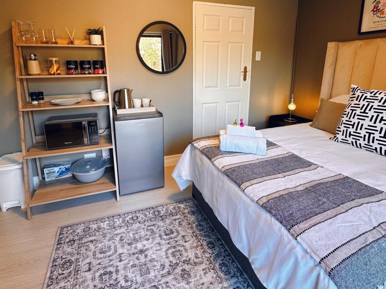 Room 2 — Photo of the whole room