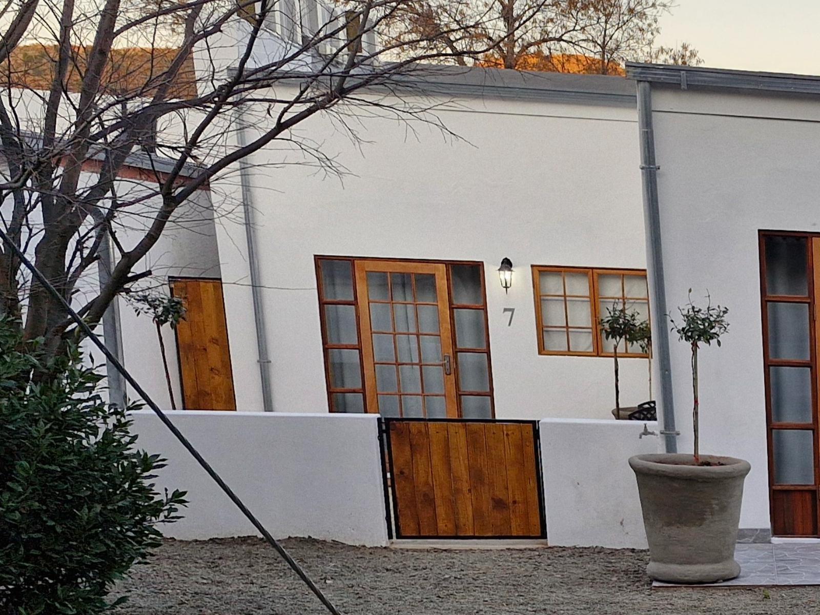 Room 1 — Facade or entrance