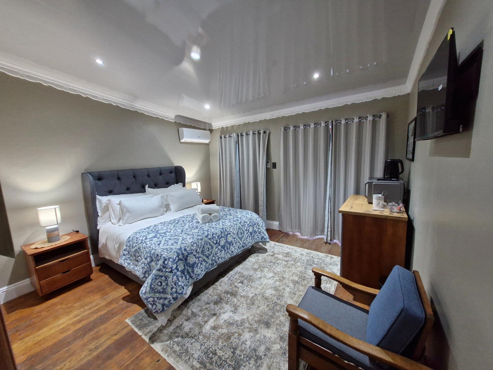 Room 6 — Photo of the whole room