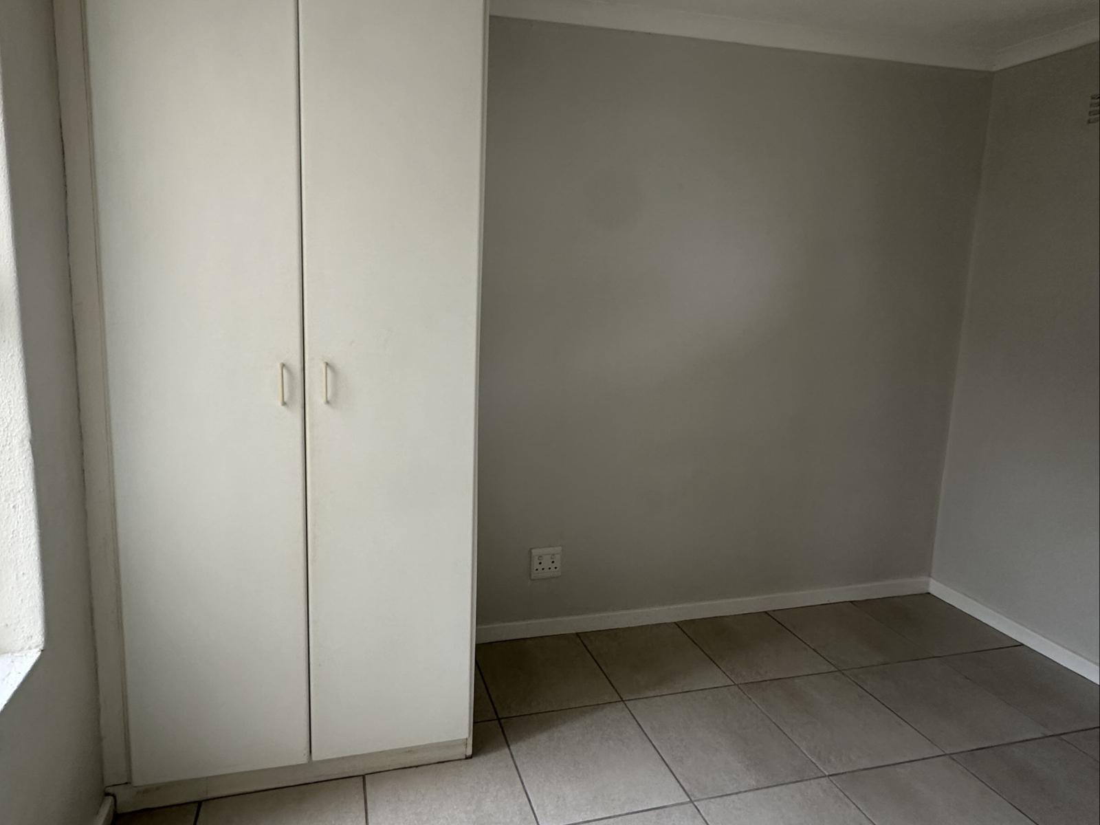 Room 1 — Photo of the whole room