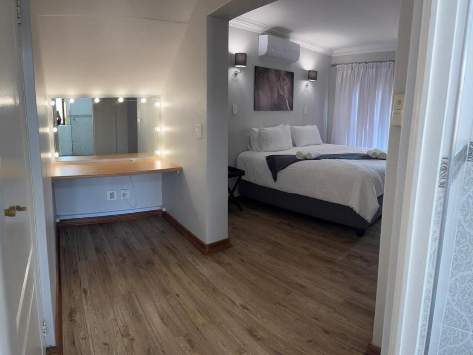 Room 1 — Photo of the whole room