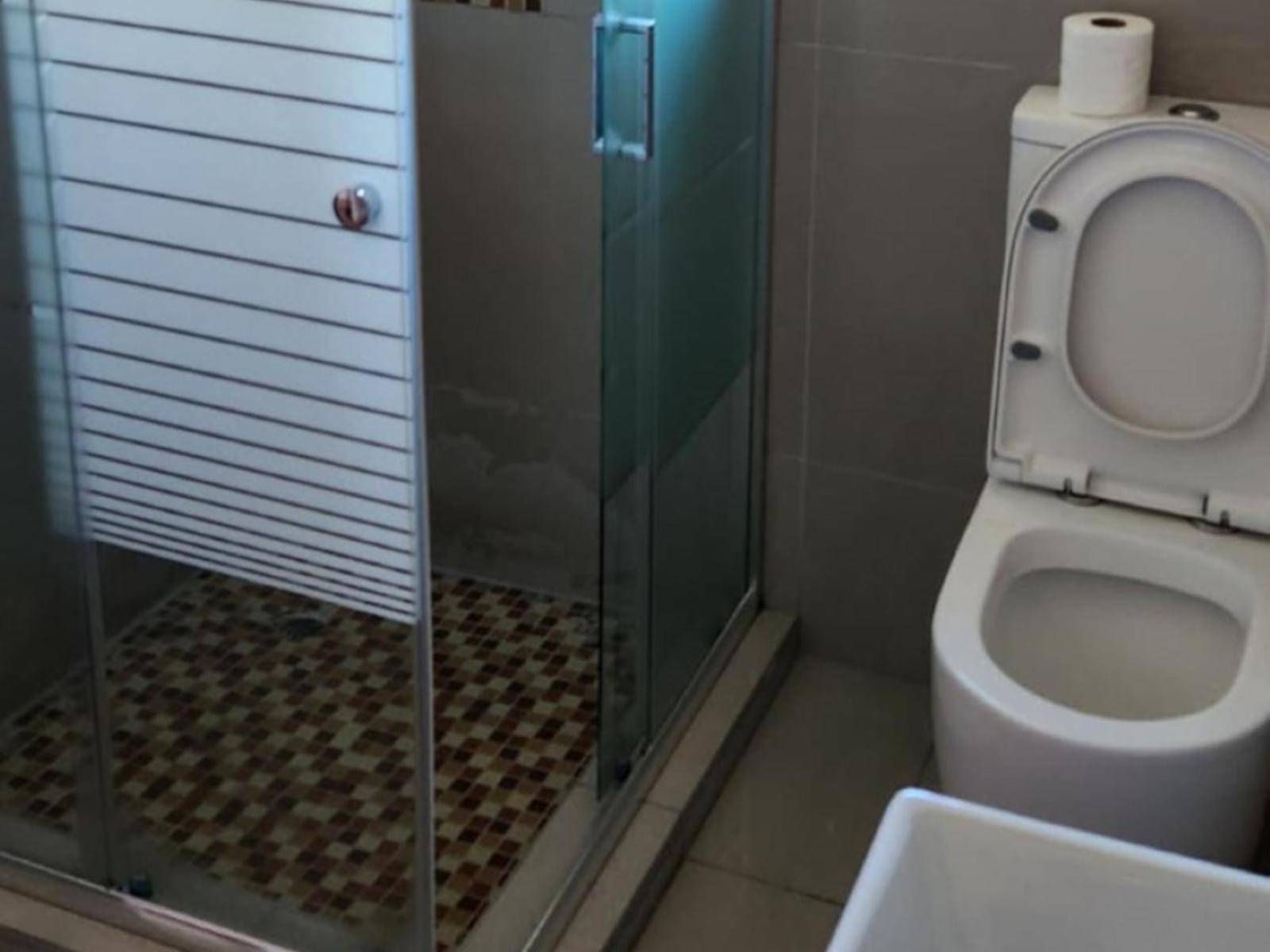 Room 7 — Bathroom