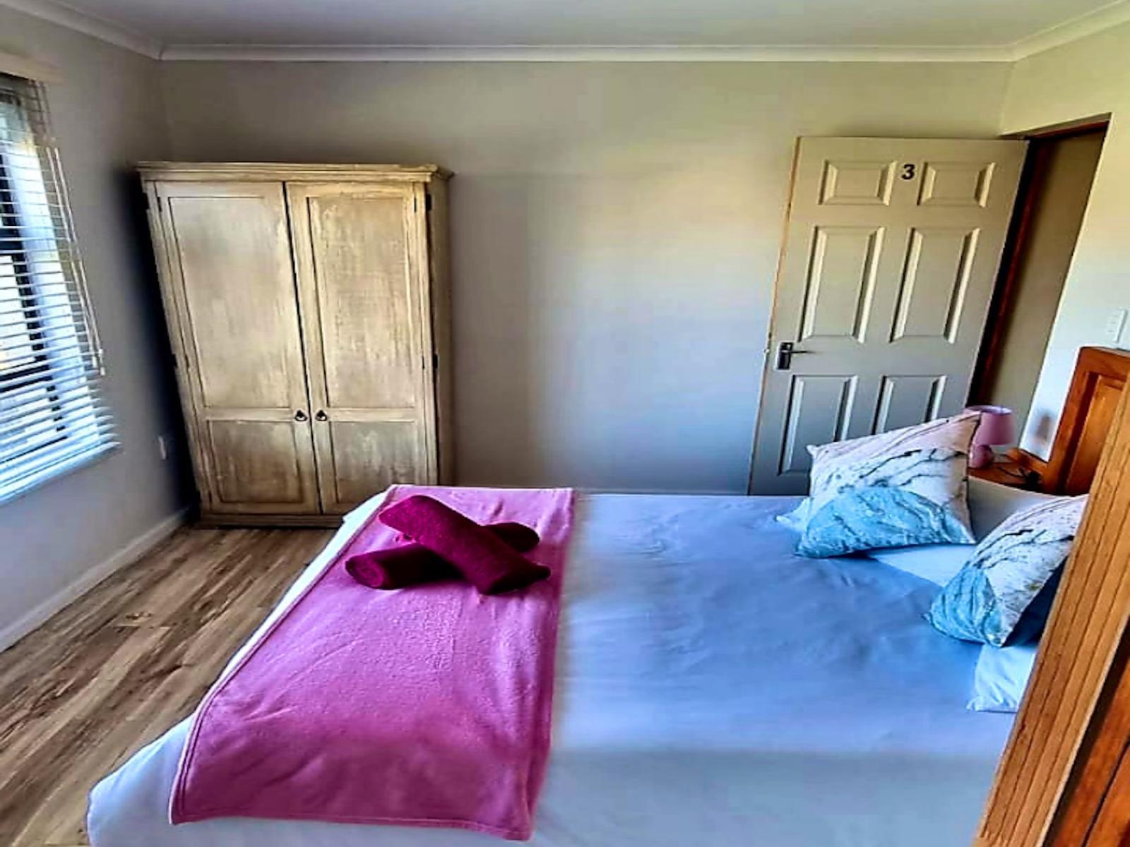 Room 1 — Photo of the whole room