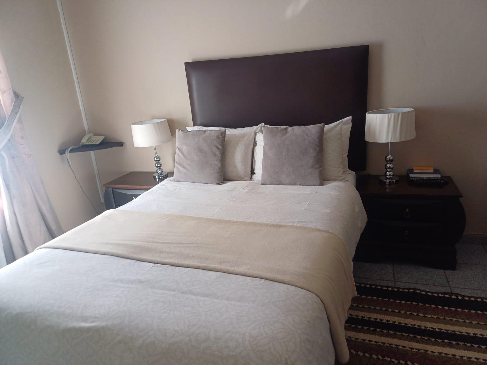 Room 2 — Photo of the whole room
