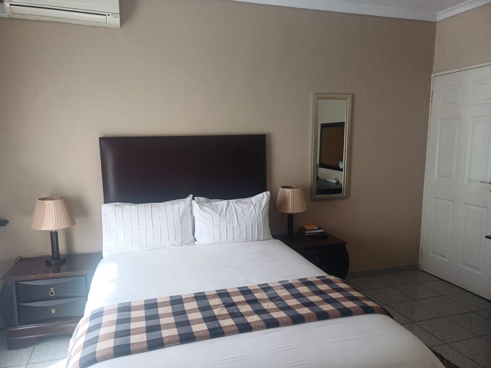 Room 2 — Photo of the whole room