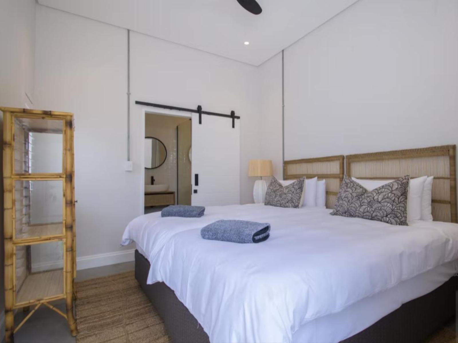 Room 1 — Photo of the whole room