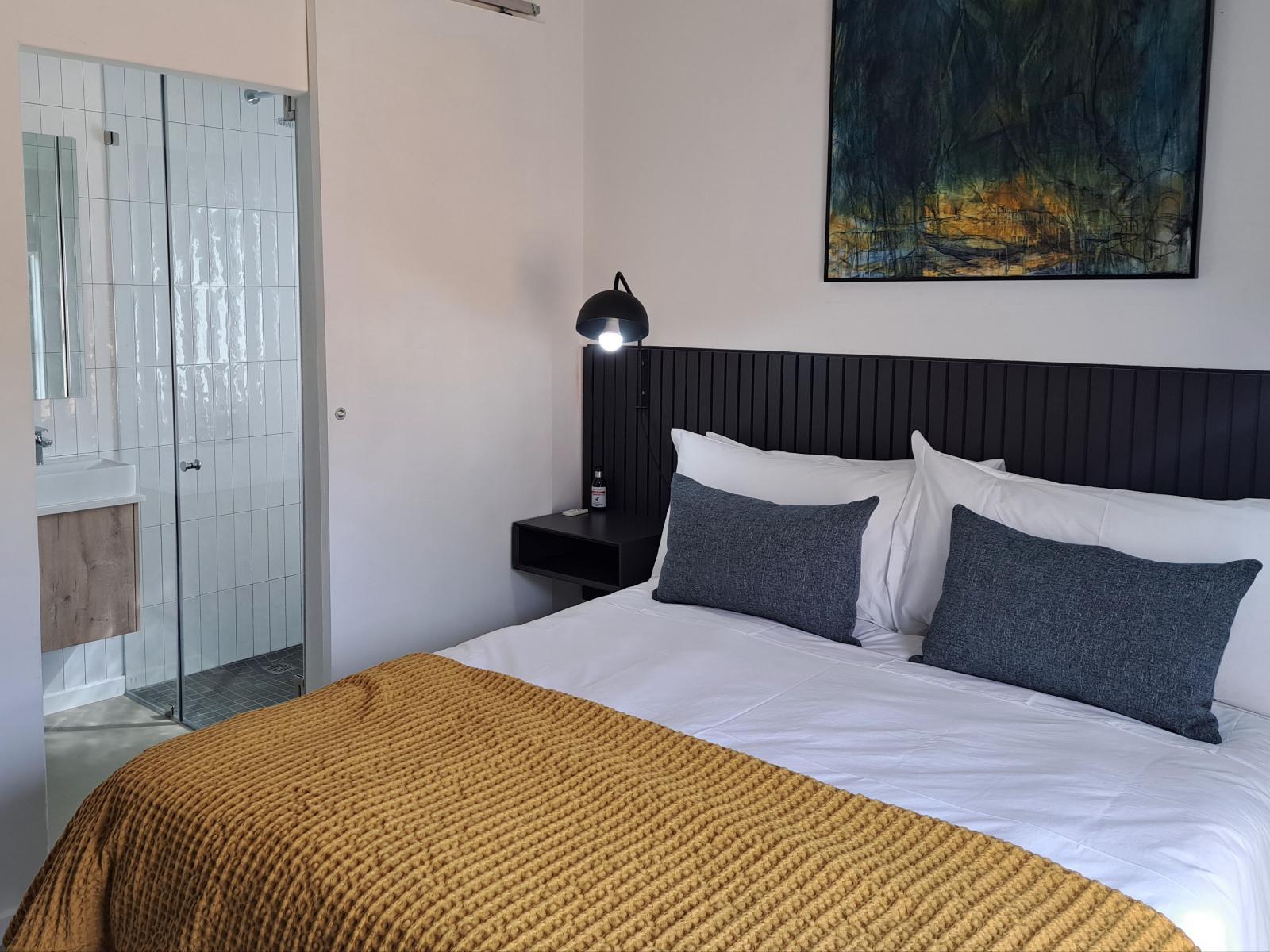 Room 1 — Photo of the whole room