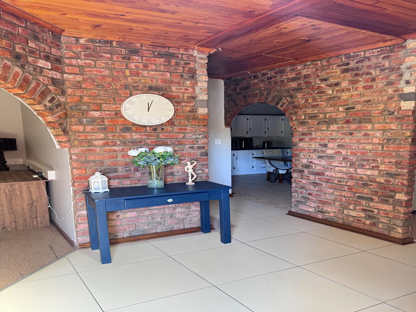Room 1 — Facade or entrance