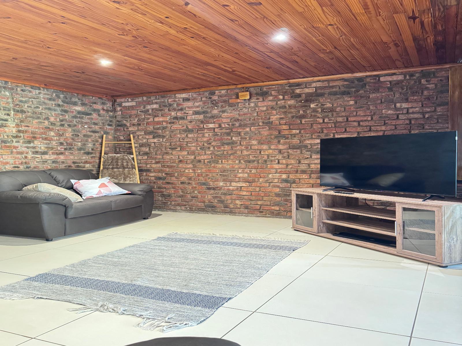 Room 1 — Communal lounge/ TV room