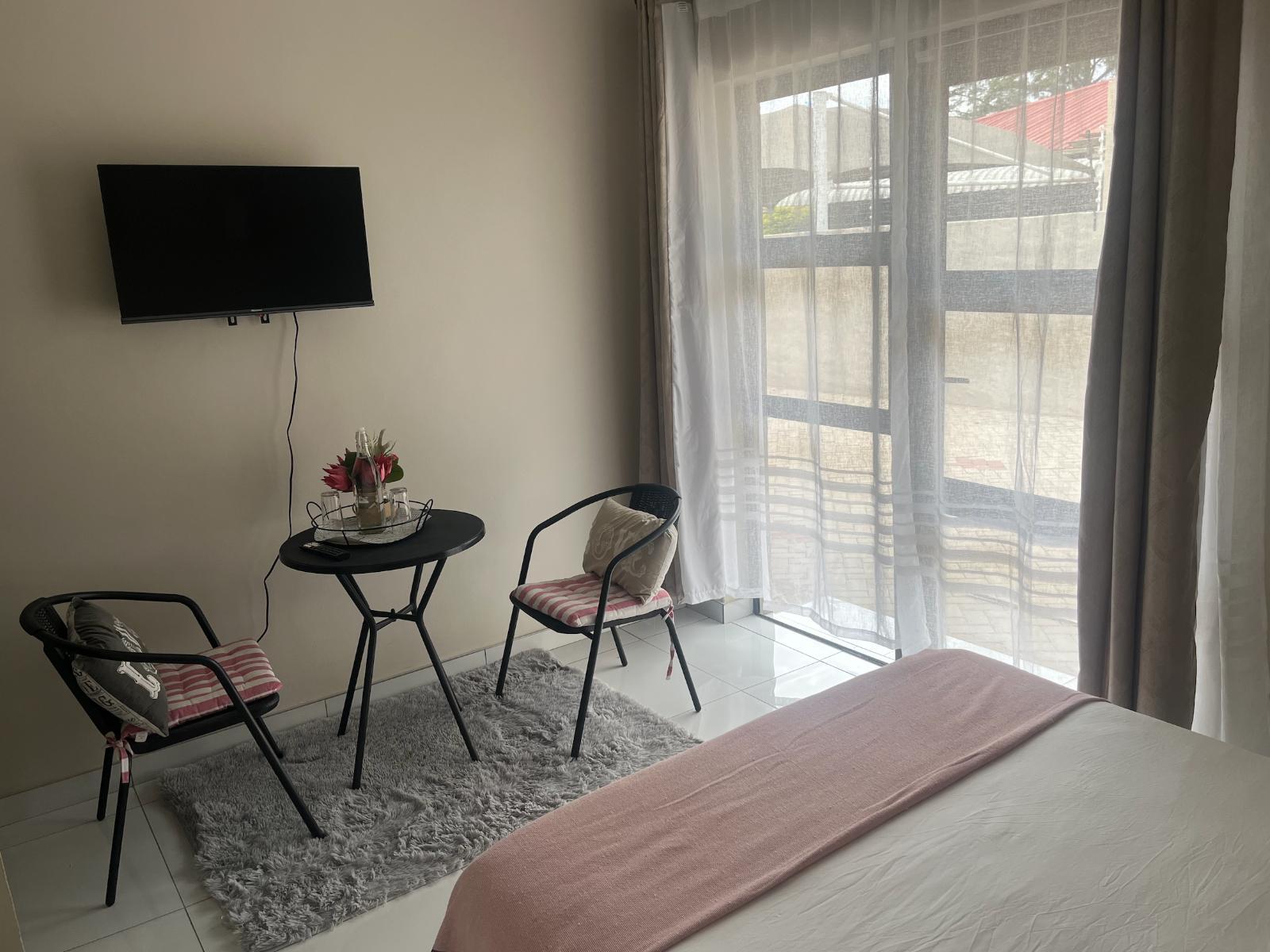 Room 1 — Photo of the whole room