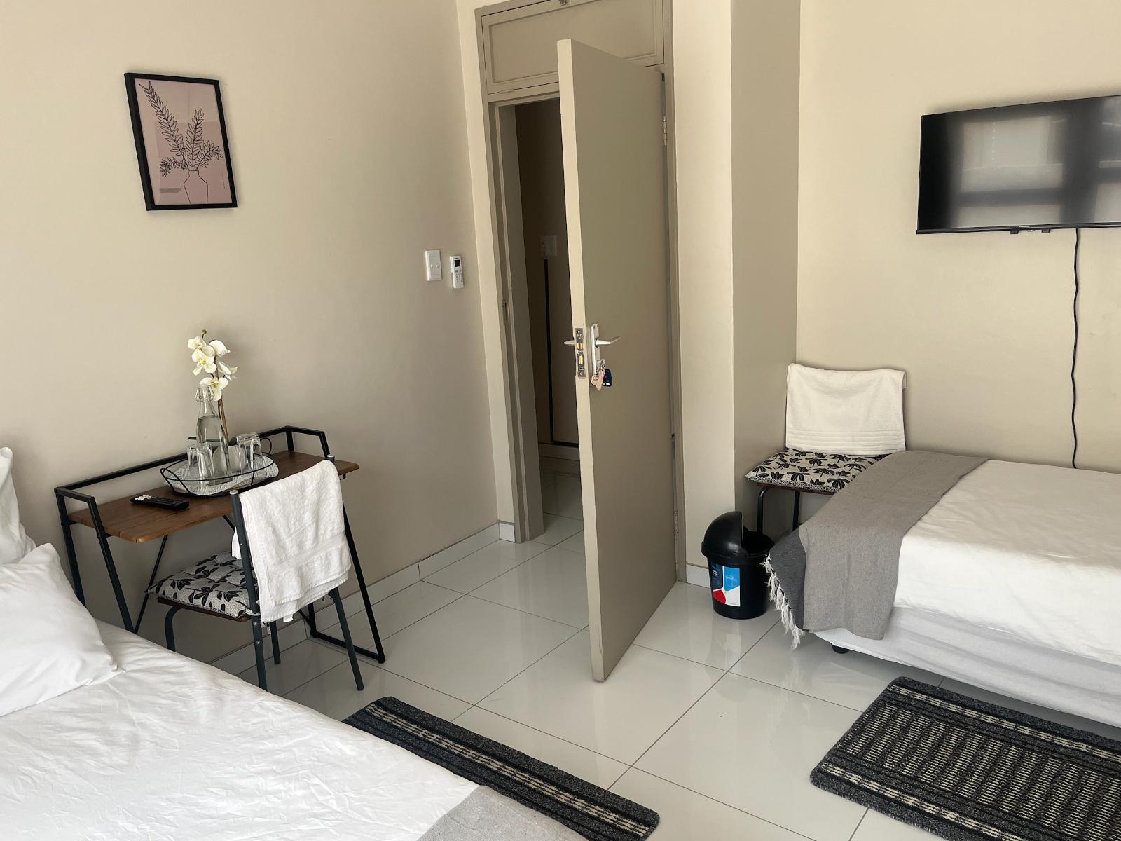 Room 2 — Photo of the whole room