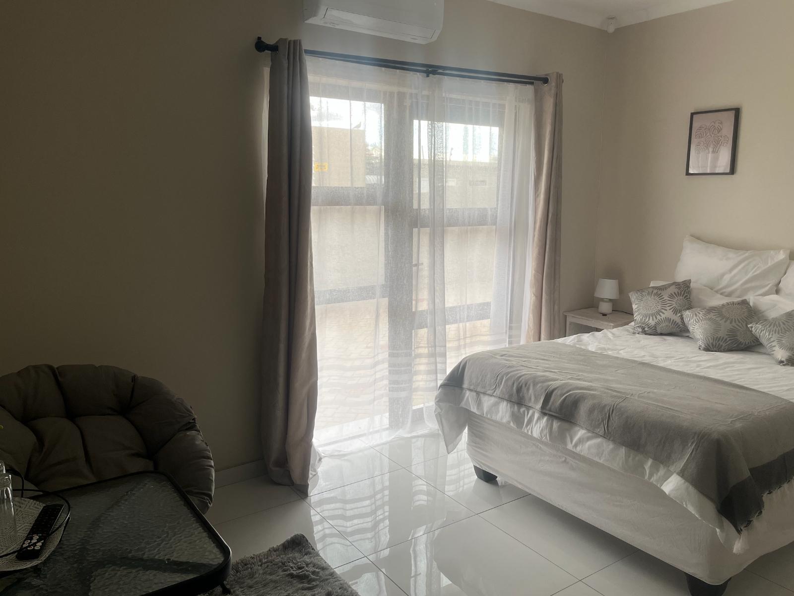 Room 1 — Photo of the whole room