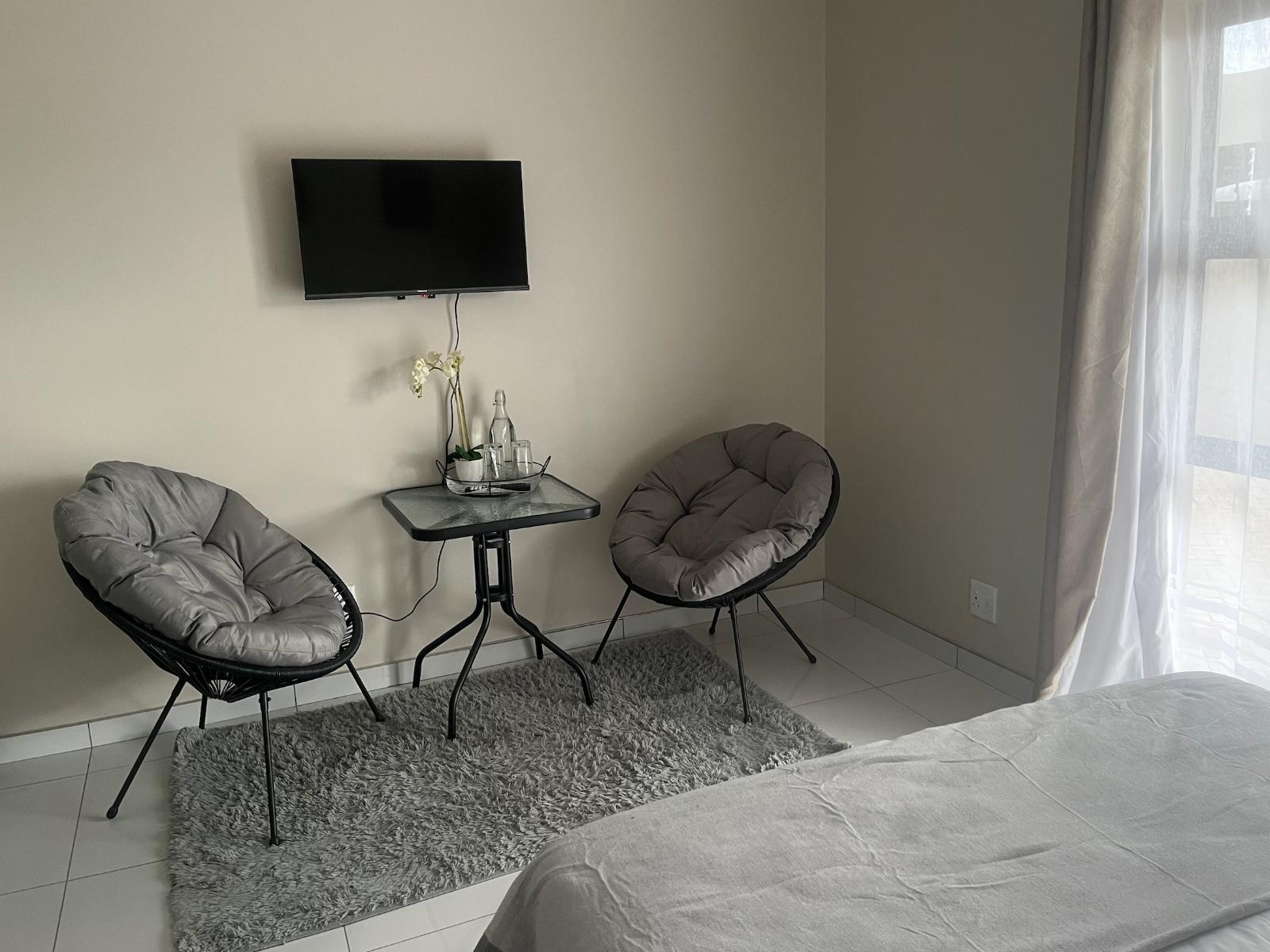 Room 1 — Photo of the whole room