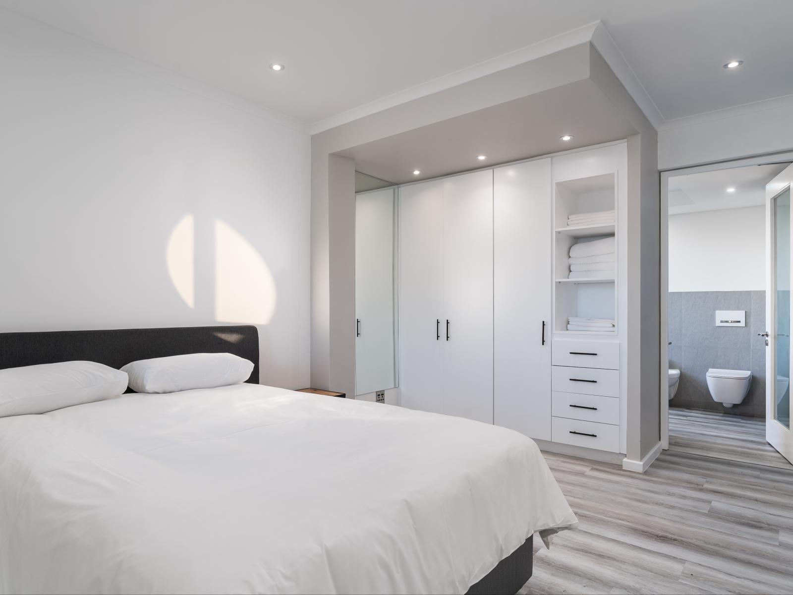Room 1 — Photo of the whole room
