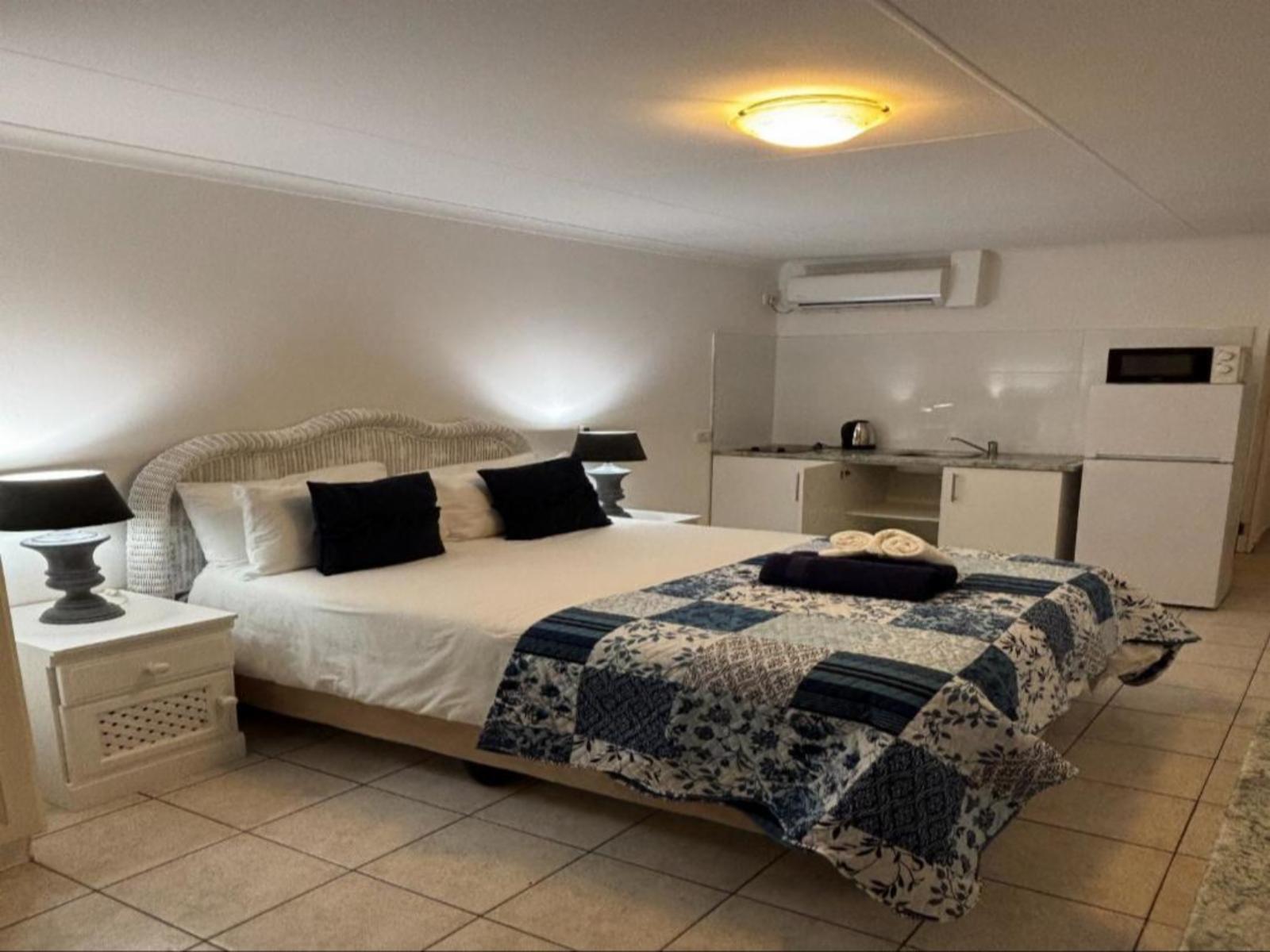 Room 1 — Photo of the whole room