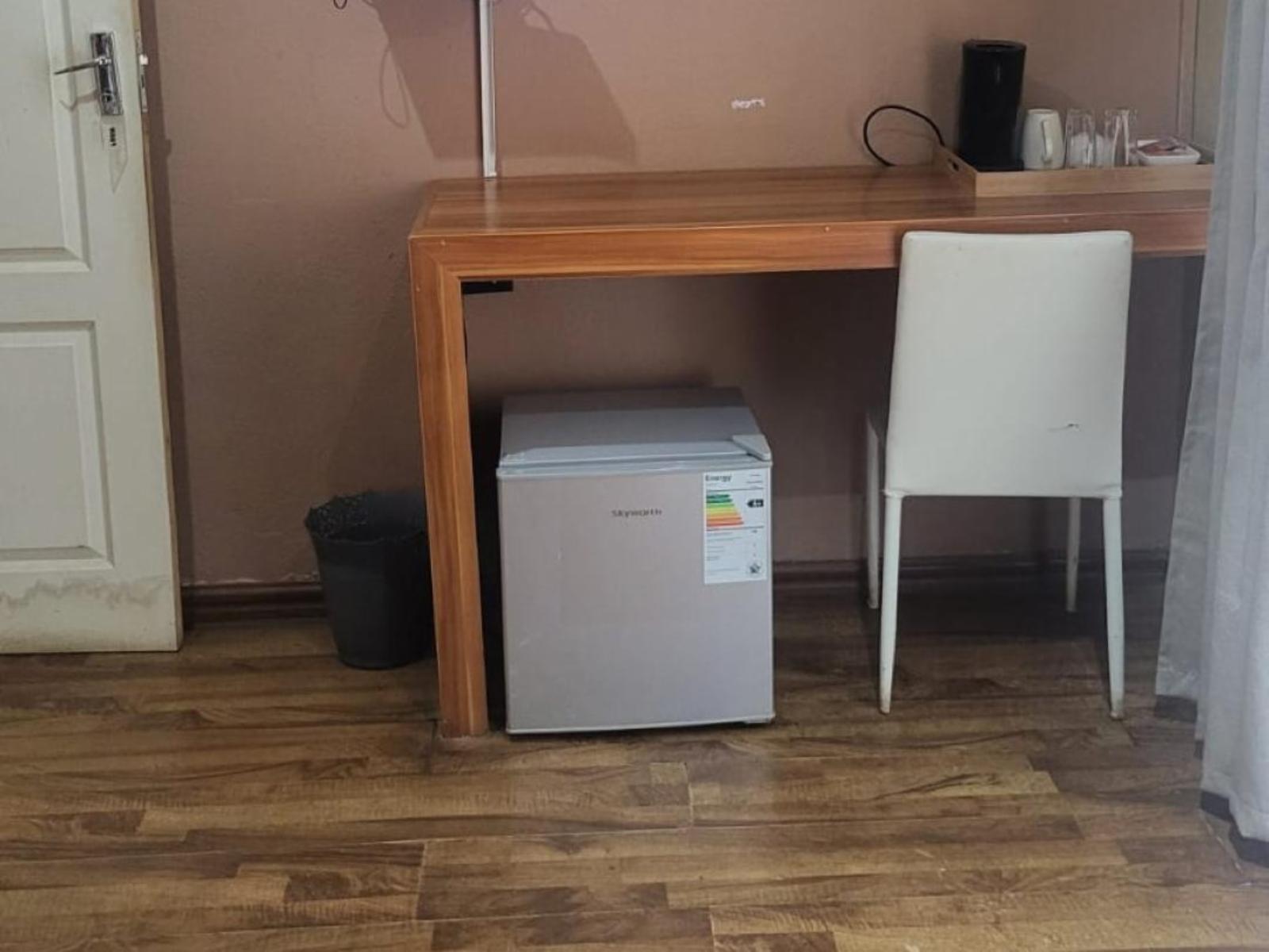 Room 1 — Coffee/tea facilities