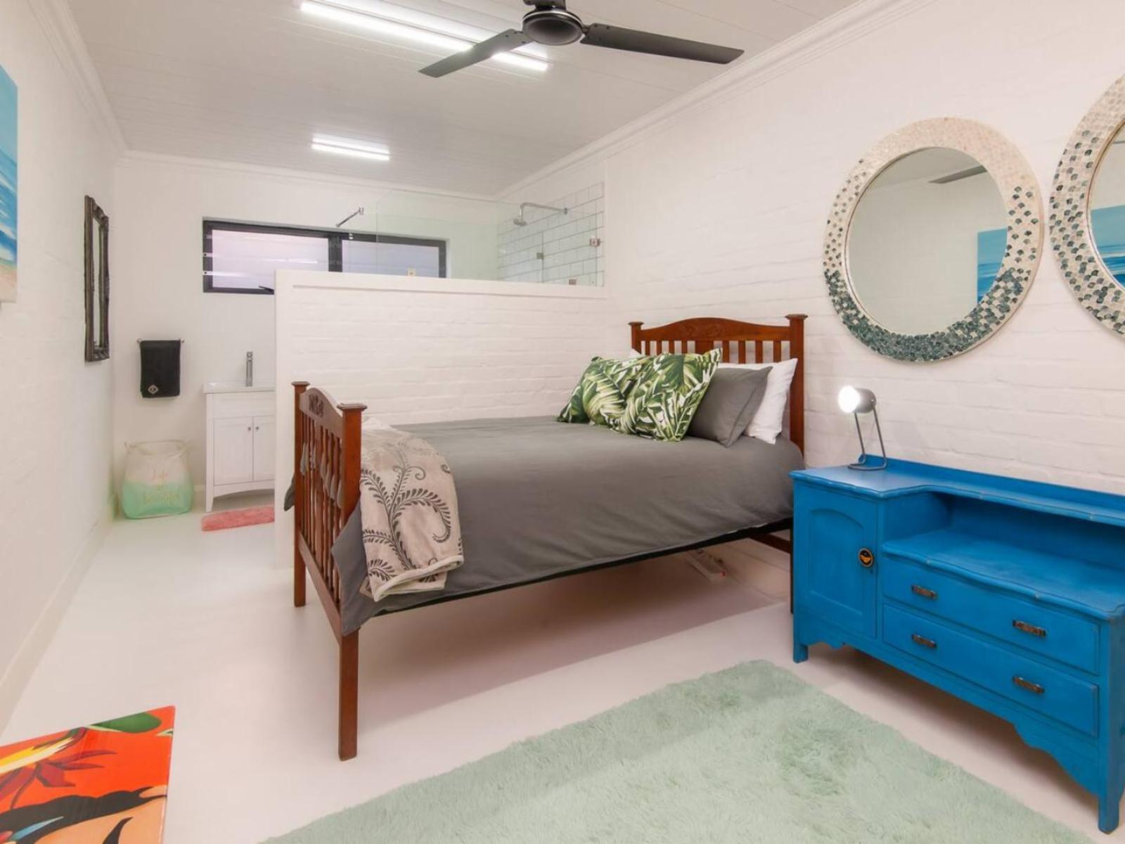 Room 1 — Photo of the whole room