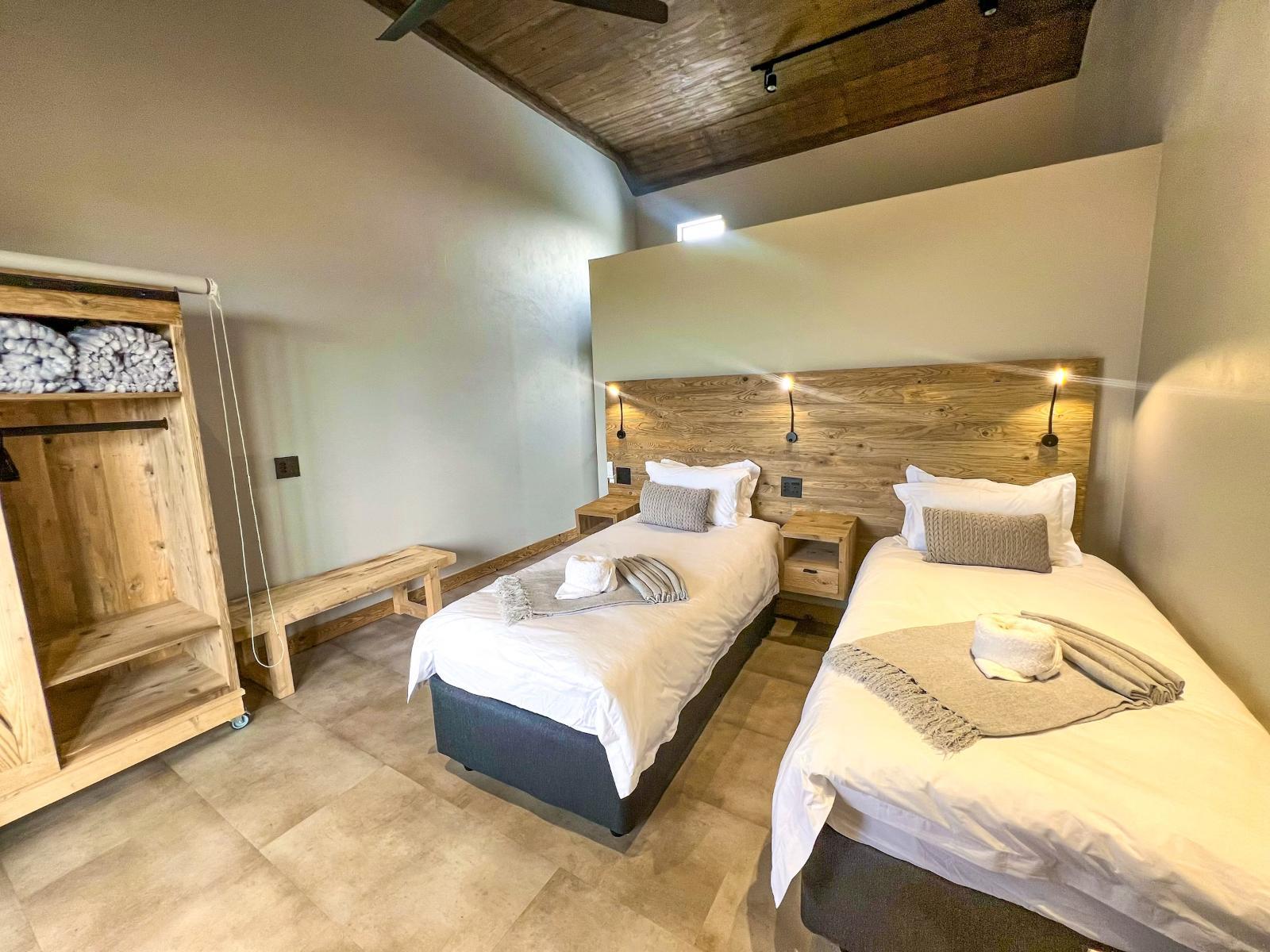 Room 1 — Photo of the whole room