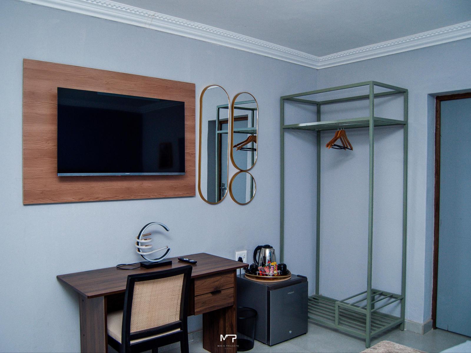 Room 1 — Photo of the whole room