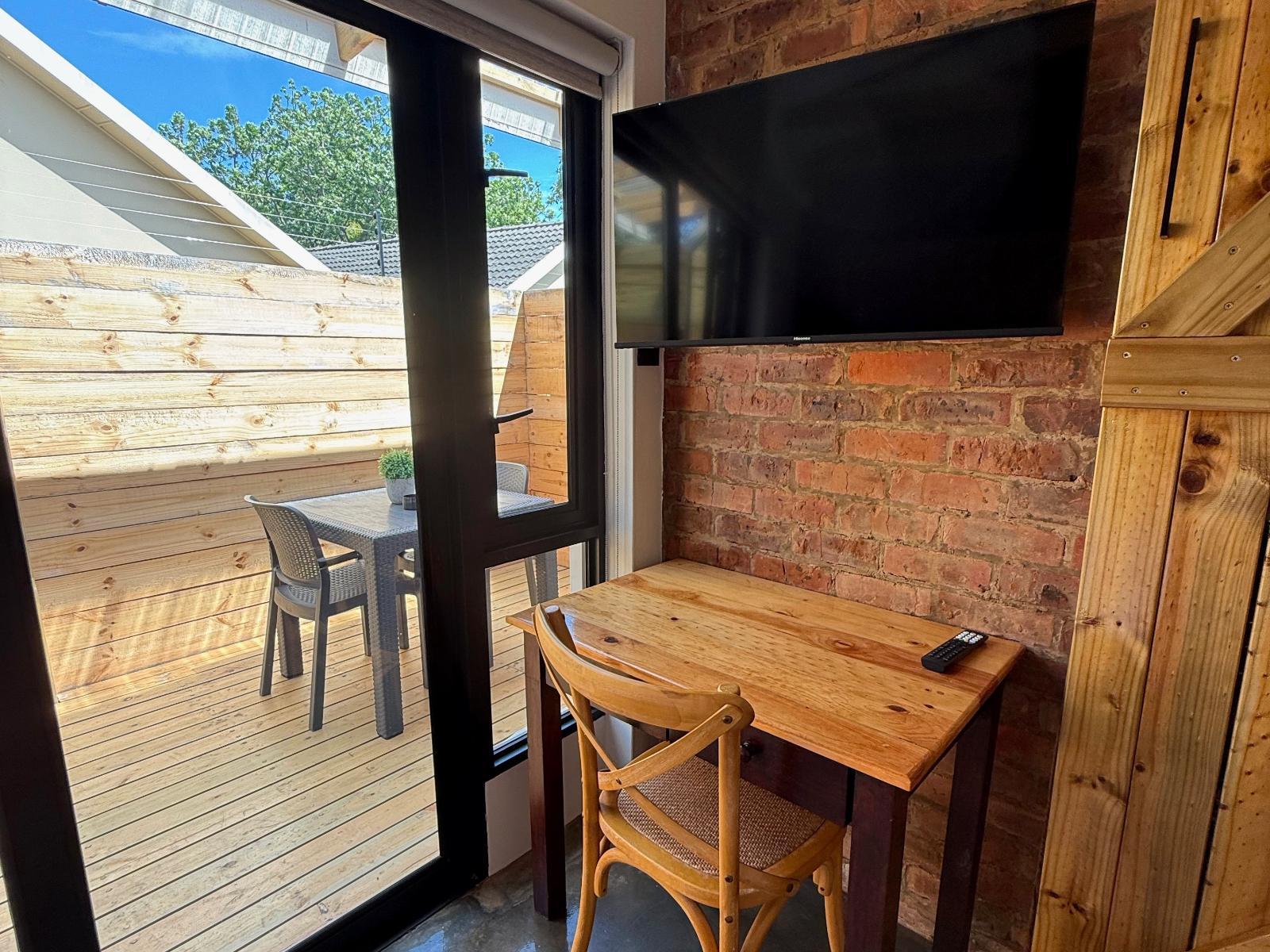 Room 1 — TV and multimedia