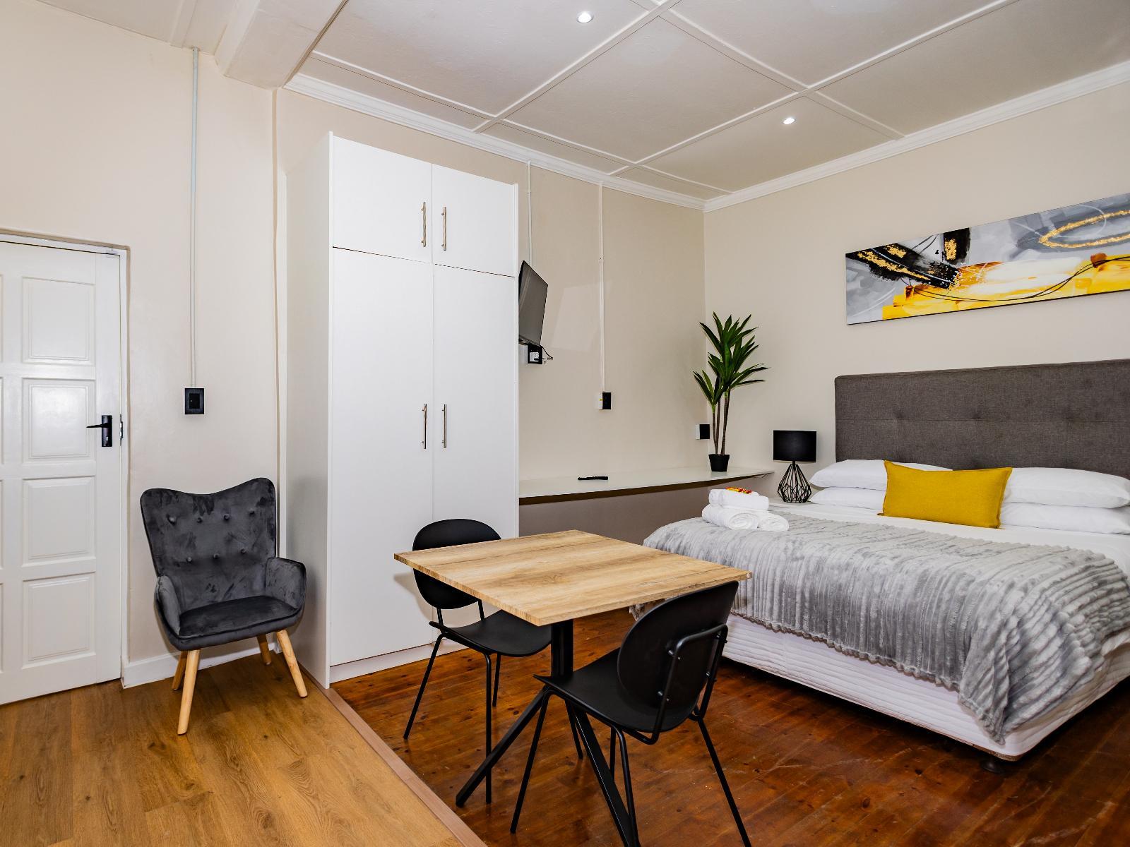 Room 1 — Photo of the whole room