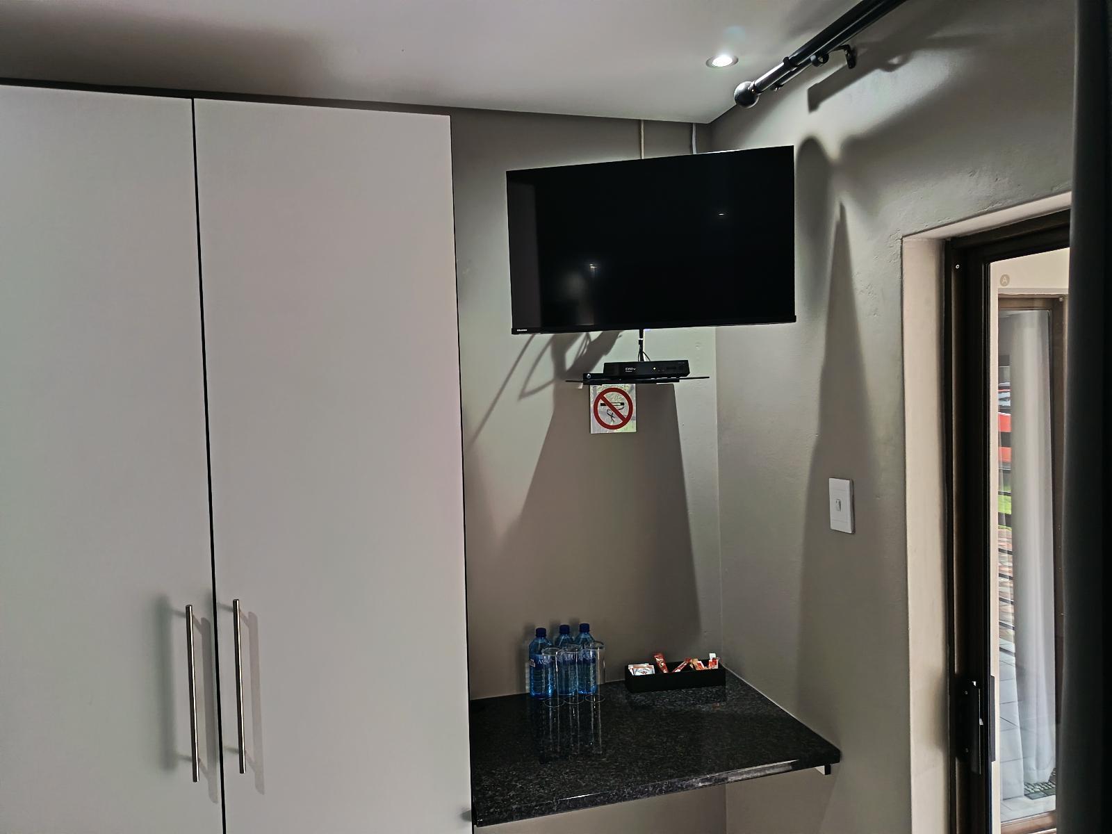 Room 1 — TV and multimedia