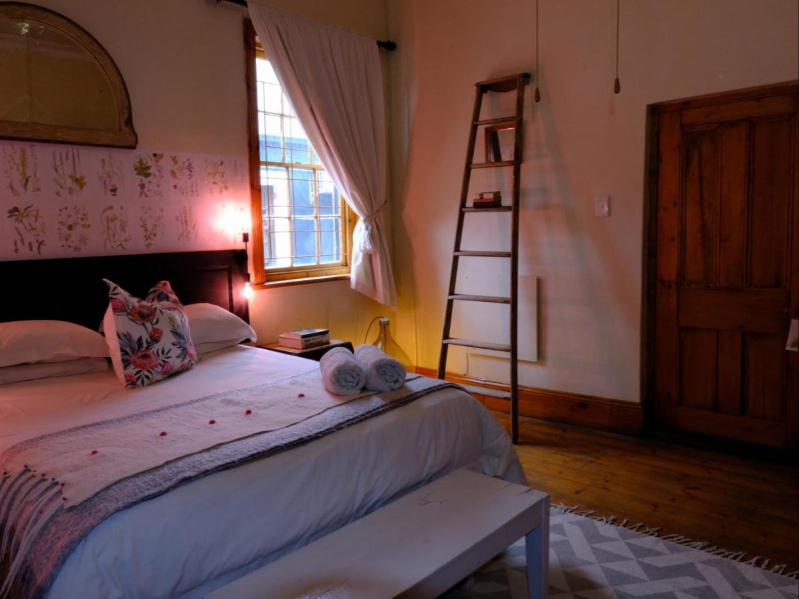 Room 1 — Photo of the whole room