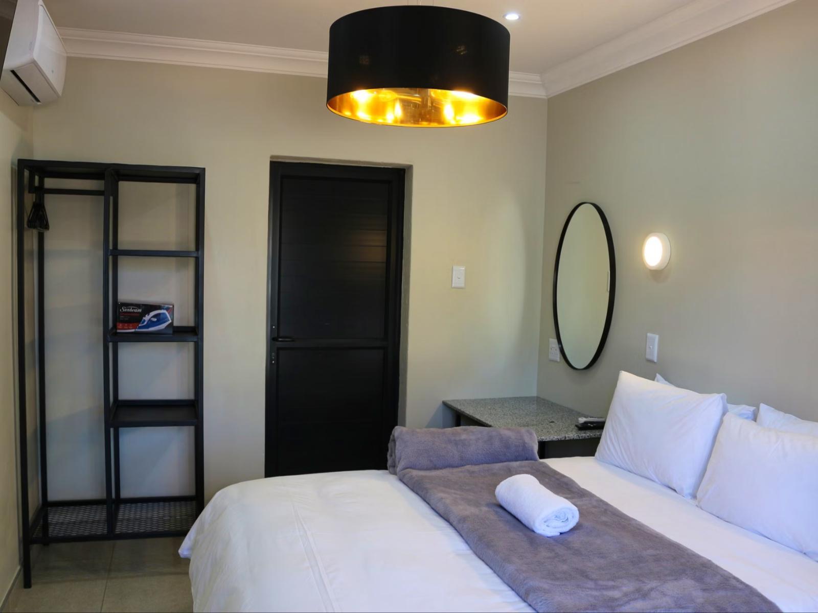 Room 1 — Photo of the whole room