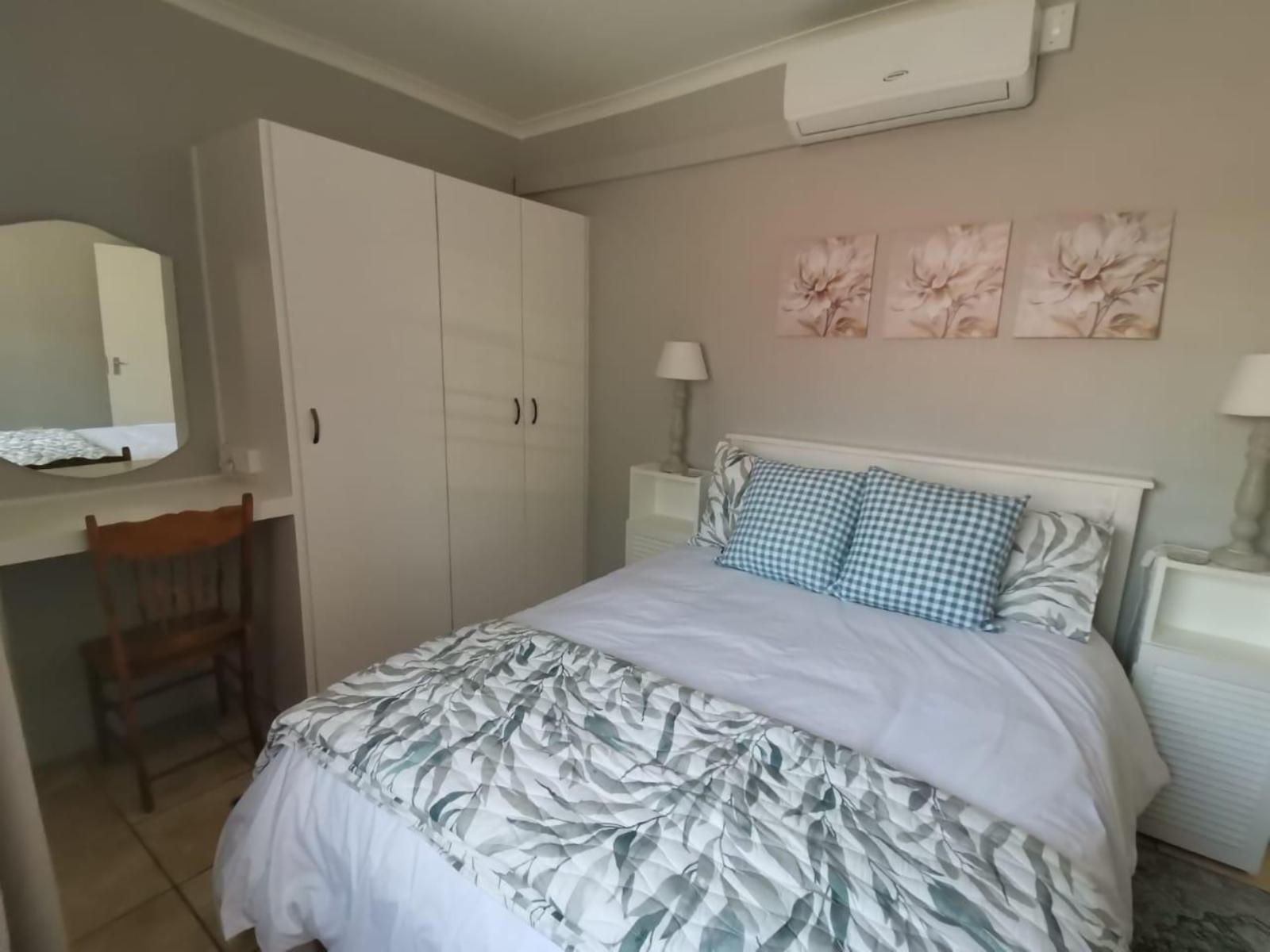 Room 2 — Photo of the whole room