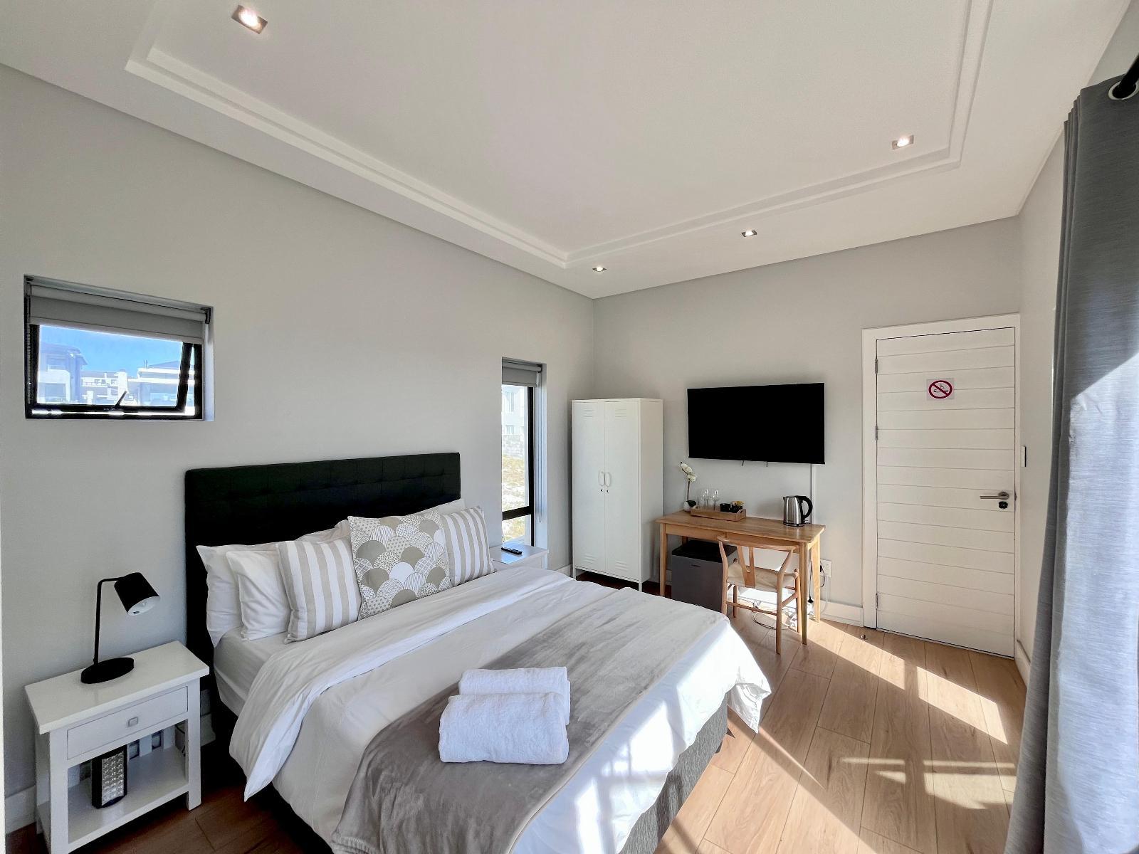 Room 1 — Photo of the whole room
