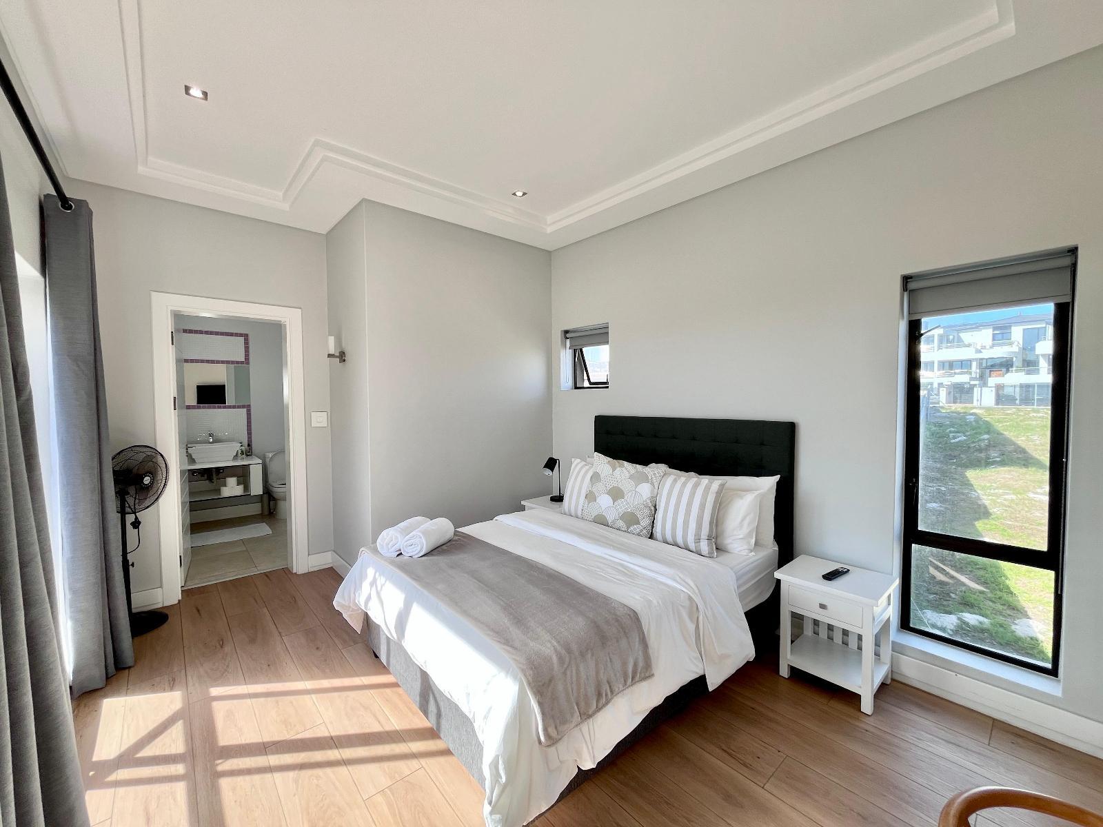 Room 1 — Photo of the whole room