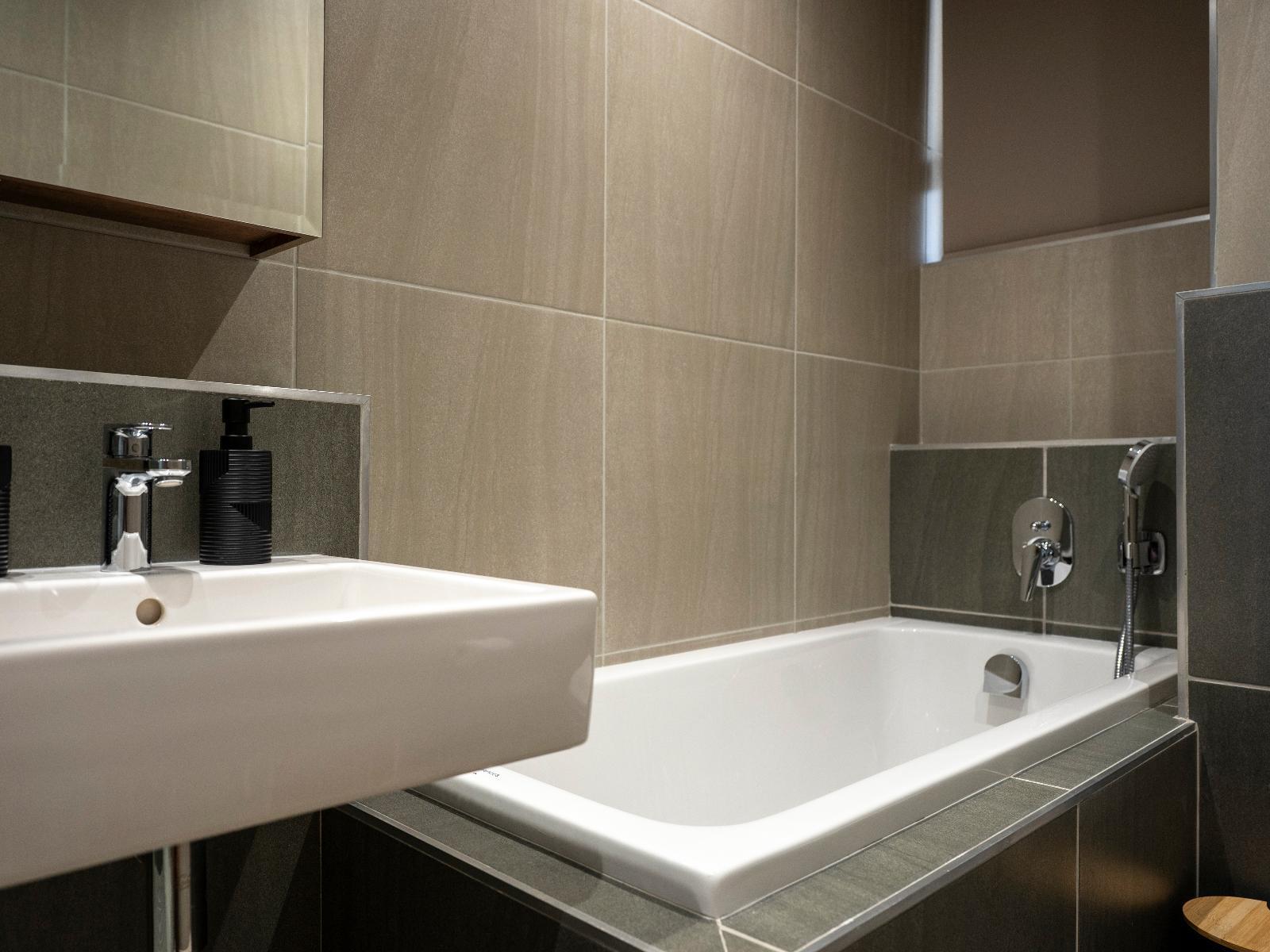 Room 7 — Bathroom