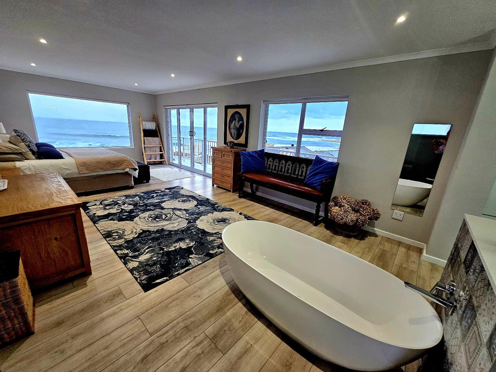 Room 1 — Photo of the whole room