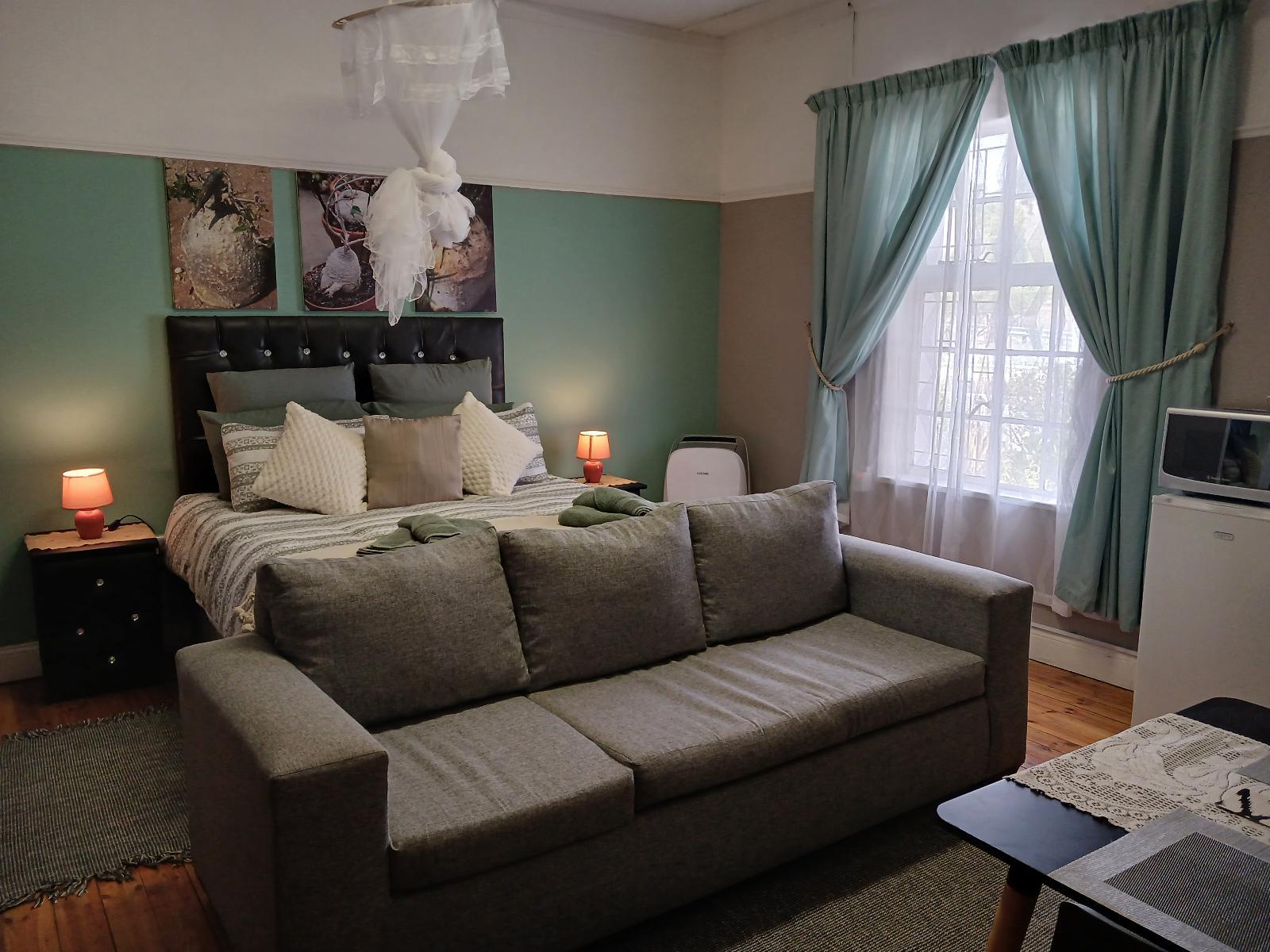Room 1 — Photo of the whole room