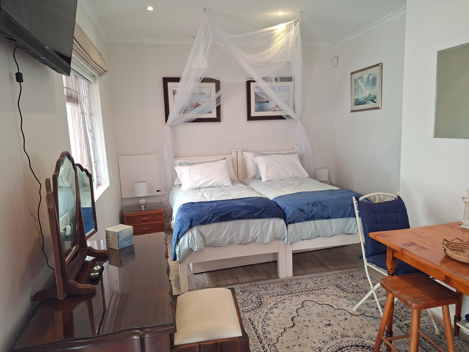 Room 1 — Photo of the whole room
