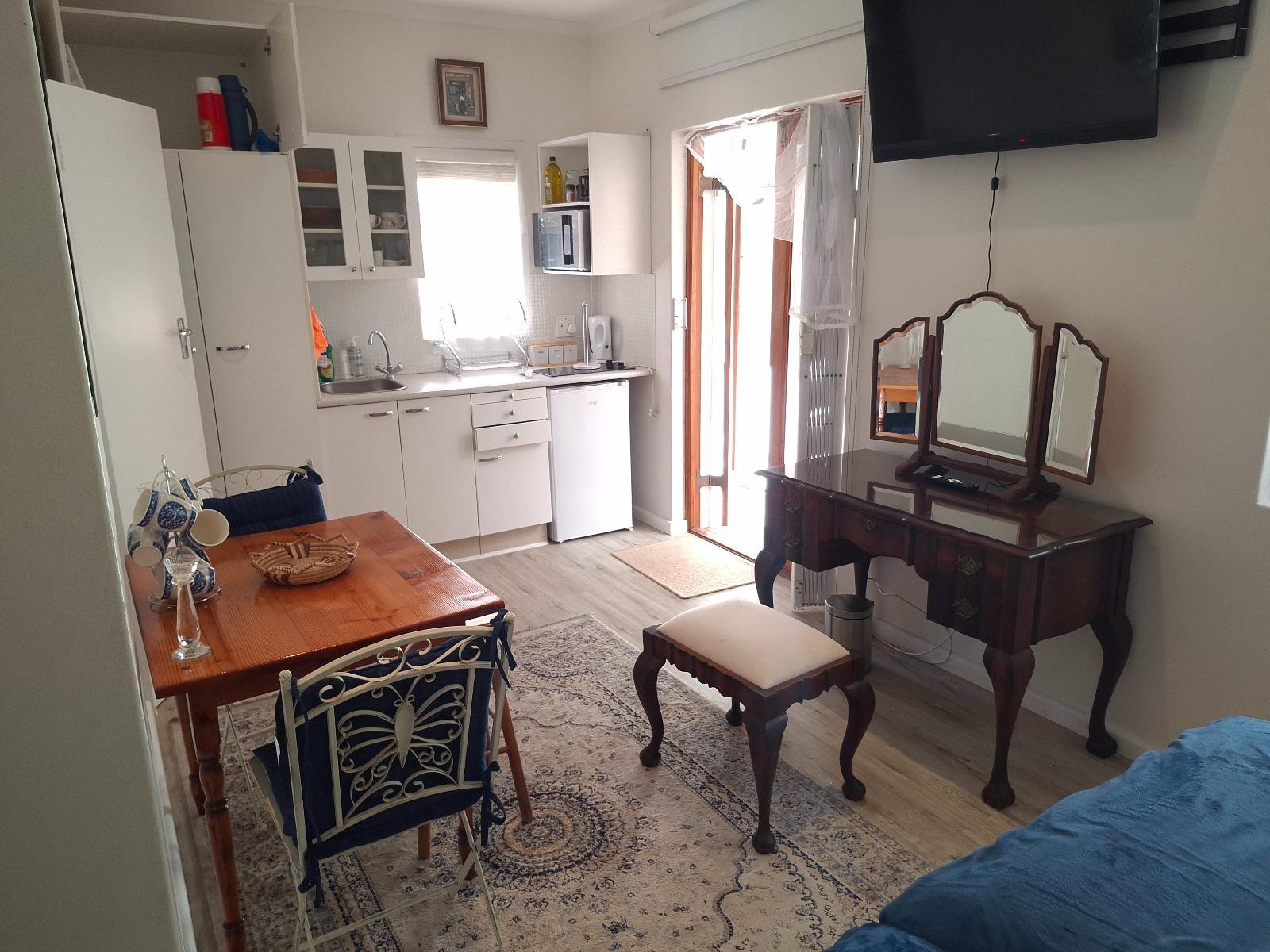 Room 1 — Photo of the whole room