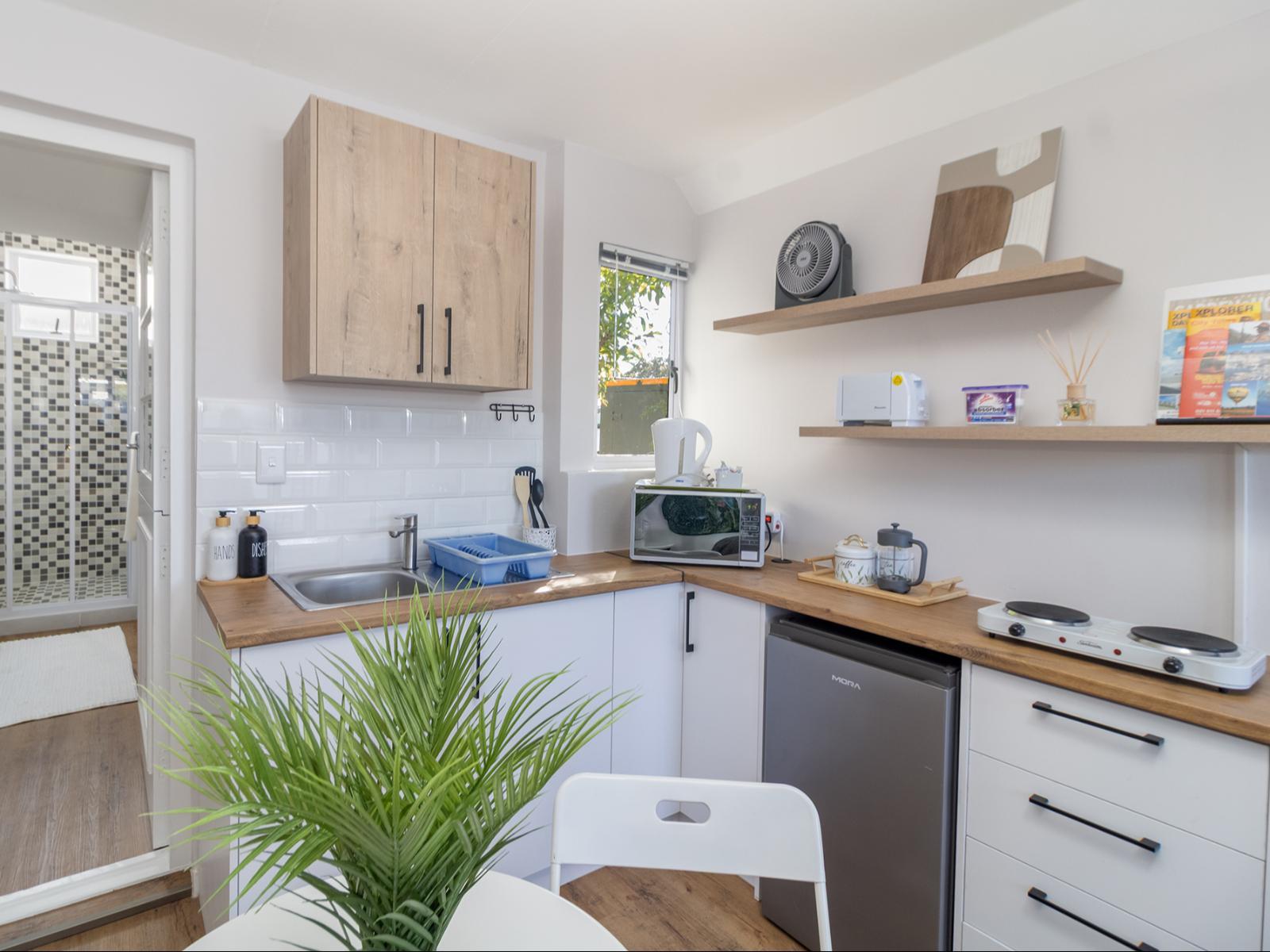 Room 1 — Kitchenette